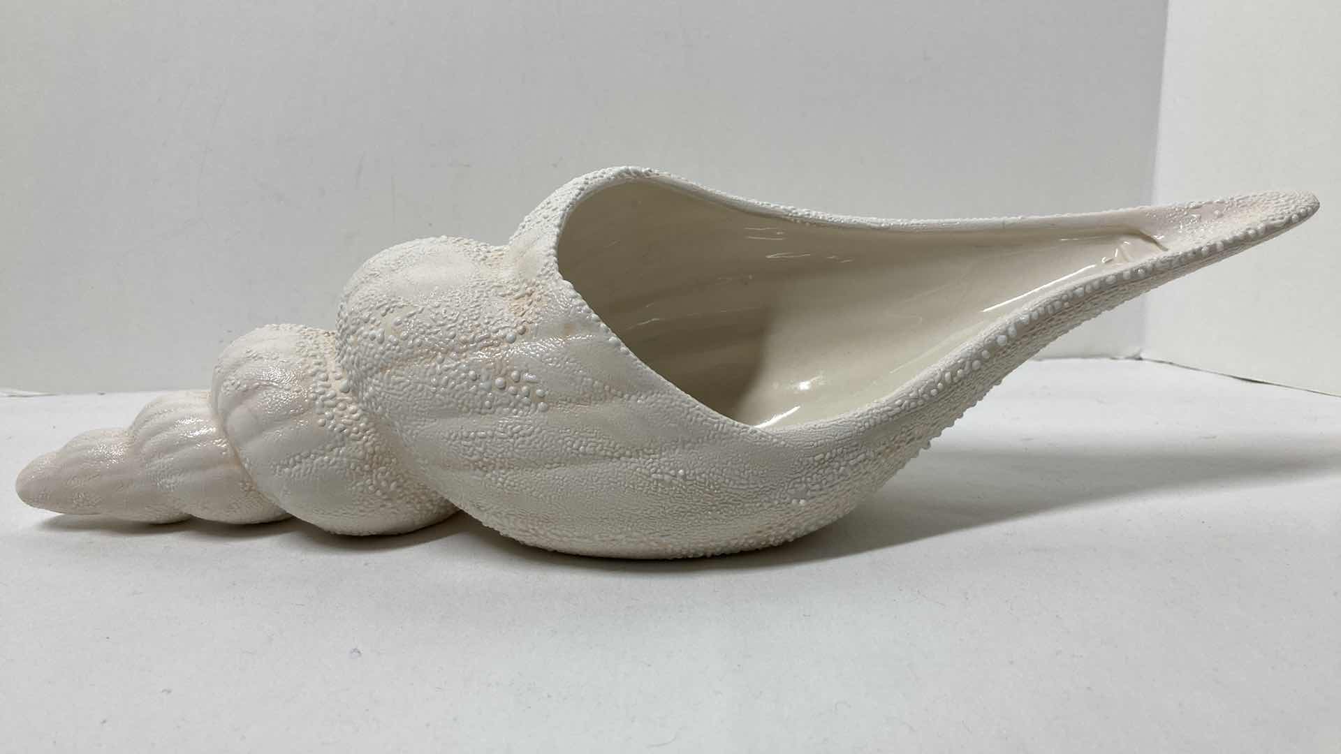 Photo 3 of SEASHELL CERAMIC DECOR 16” X 5” H5”