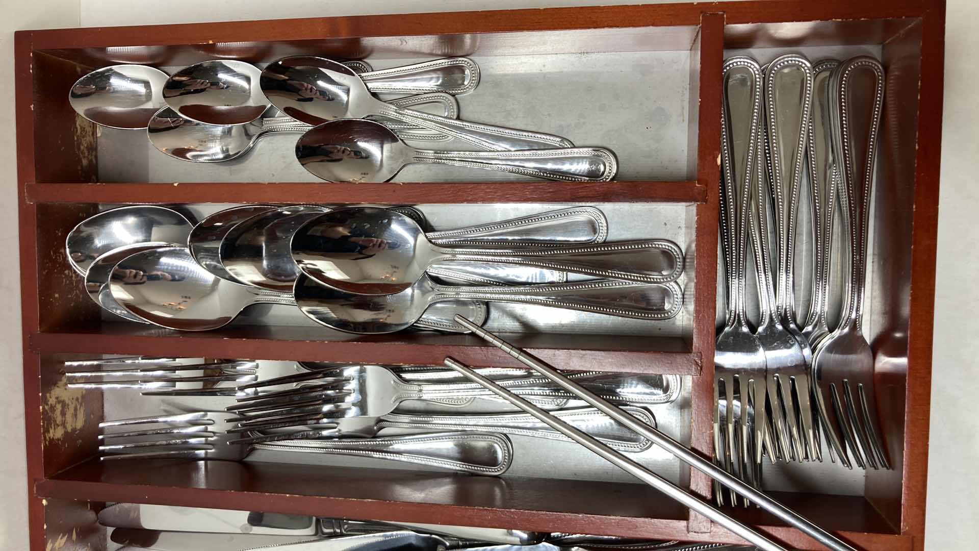 Photo 3 of FLATWARE STAINLESS STEEL SET W WOOD HOLDER