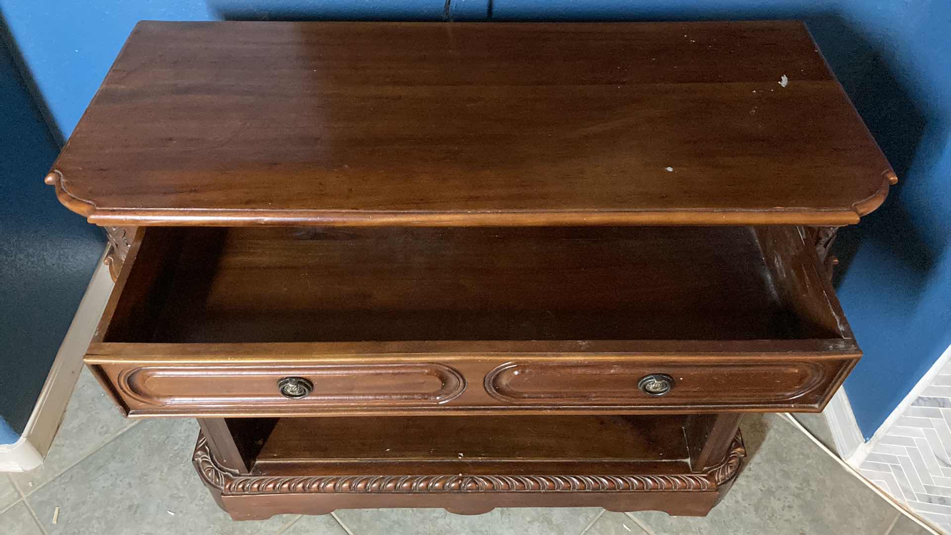 Photo 5 of MAHOGANY WOOD FINISH ENTERTAINMENT CENTER 46” X 19” H35”