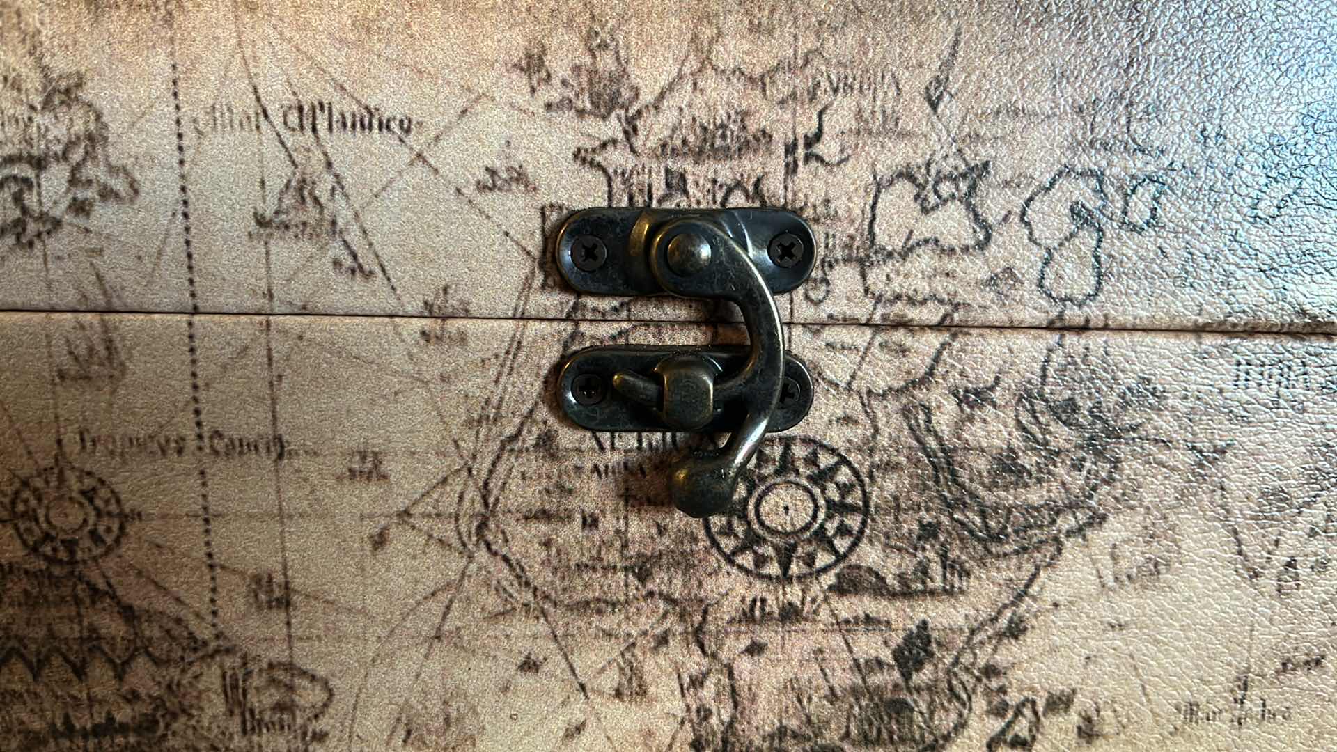 Photo 4 of OLD WORLD MAP WOODEN BOX SET W VINTAGE LOCK CLASPS & LEATHER CORNERS 17”, 15”, 12”