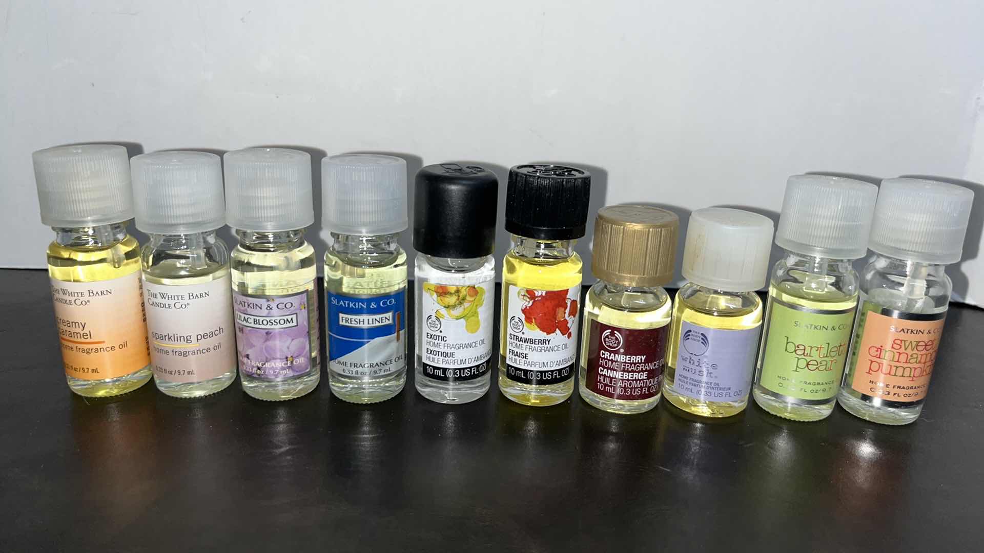 Photo 1 of BATH & BODY WORKS, SLATKIN & CO, THE BODY SHOP HOME FRAGRANCE OILS IN METAL TIN (35)