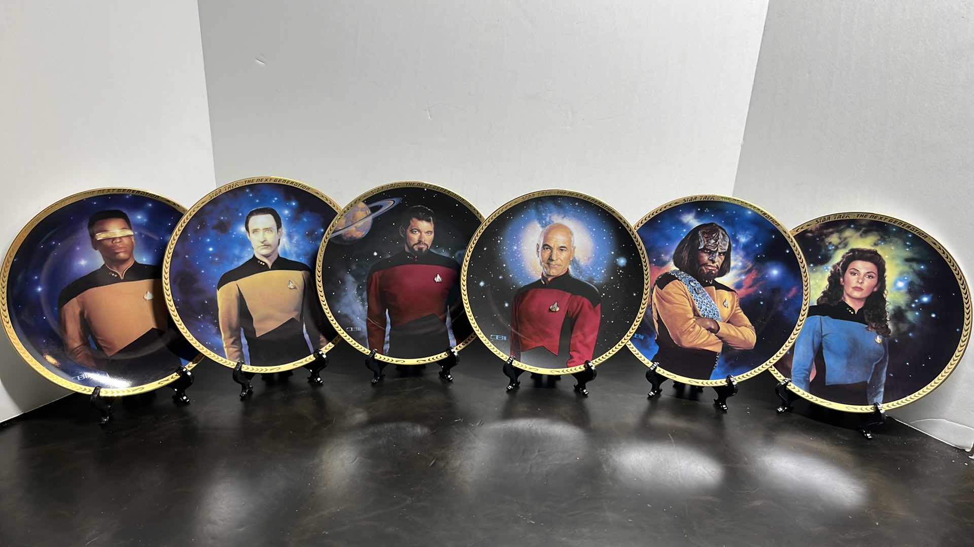 Photo 1 of STAR TREK NEXT GENERATION 5TH ANNIVERSARY HAMILTON 8.25” PLATE COLLECTION W GOLDING DISPLAY EASELS (6)