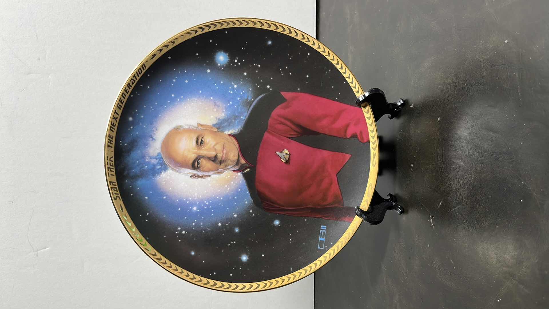 Photo 3 of STAR TREK NEXT GENERATION 5TH ANNIVERSARY HAMILTON 8.25” PLATE COLLECTION W GOLDING DISPLAY EASELS (6)