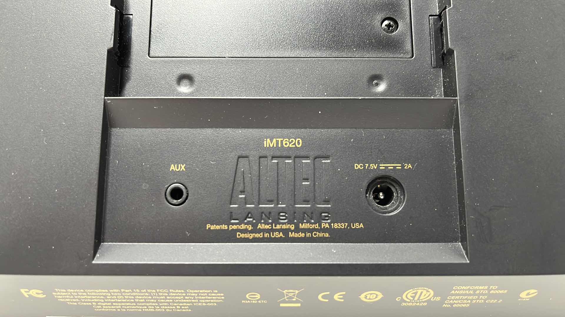 Photo 9 of ALTEC LANSING INMOTION CLASSIC PORTABLE STEREO FOR IPHONE/IPOD W POWER CORD, MODEL IMT520