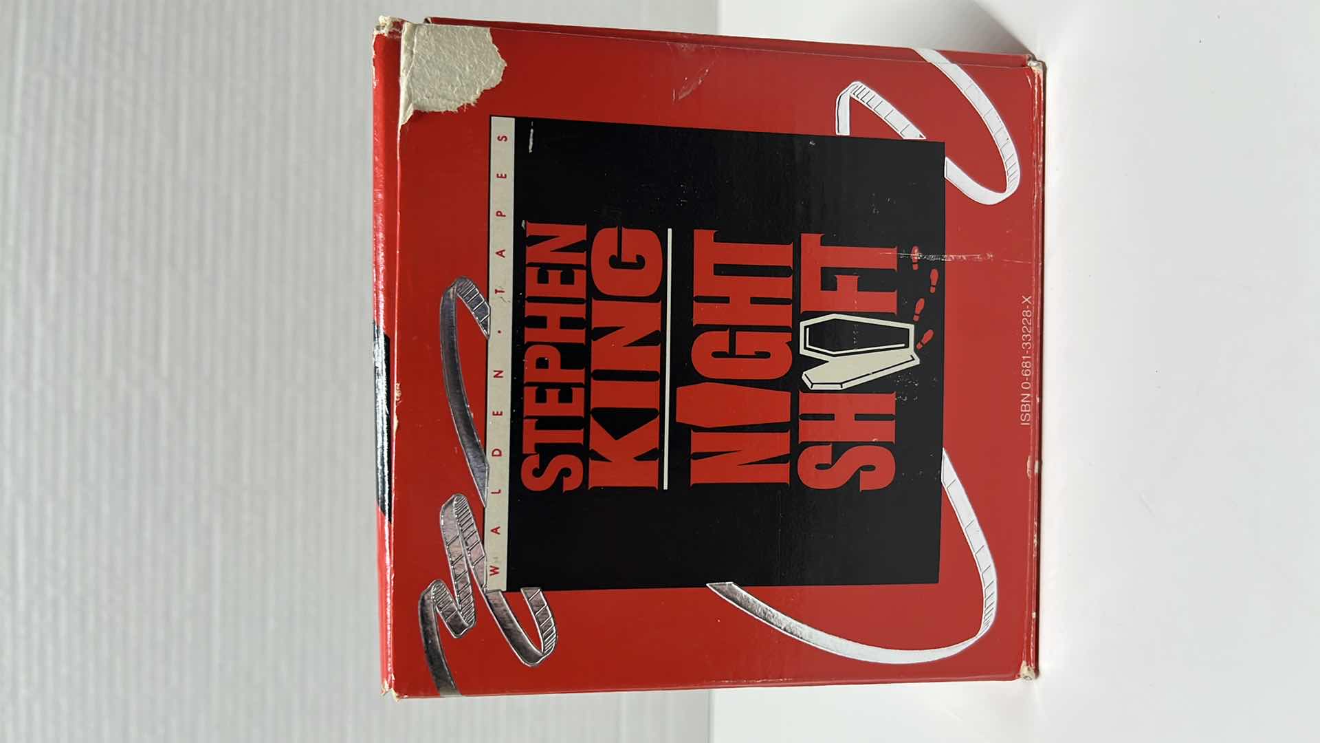 Photo 7 of WALDEN TAPES STEPHEN KING NIGHT SHIFT 6 AUDIO CASSETTE GIFT SET IN ORIGINAL PACKAGING, FOREWARD BY JOHN D MACDONALD, 6 FULL HOURS OF TERROR