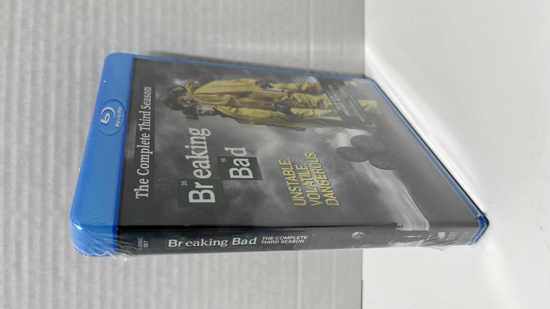 Photo 4 of NEW BREAKING BAD BLU RAY DISC SETS SEASONS 1-5 (5)