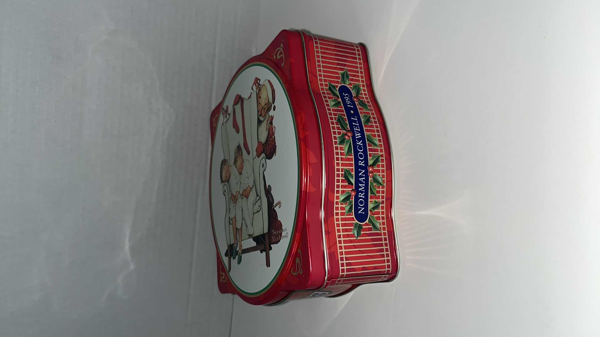 Photo 9 of VINTAGE STYLE CHRISTMAS CANDY TINS, 1991-1995 (6)