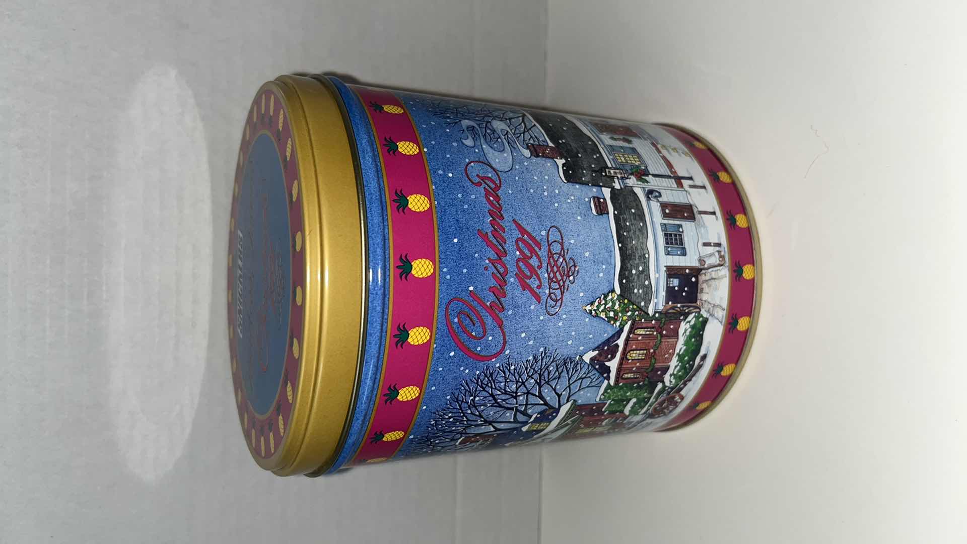 Photo 6 of VINTAGE STYLE CHRISTMAS CANDY TINS, 1991-1995 (6)
