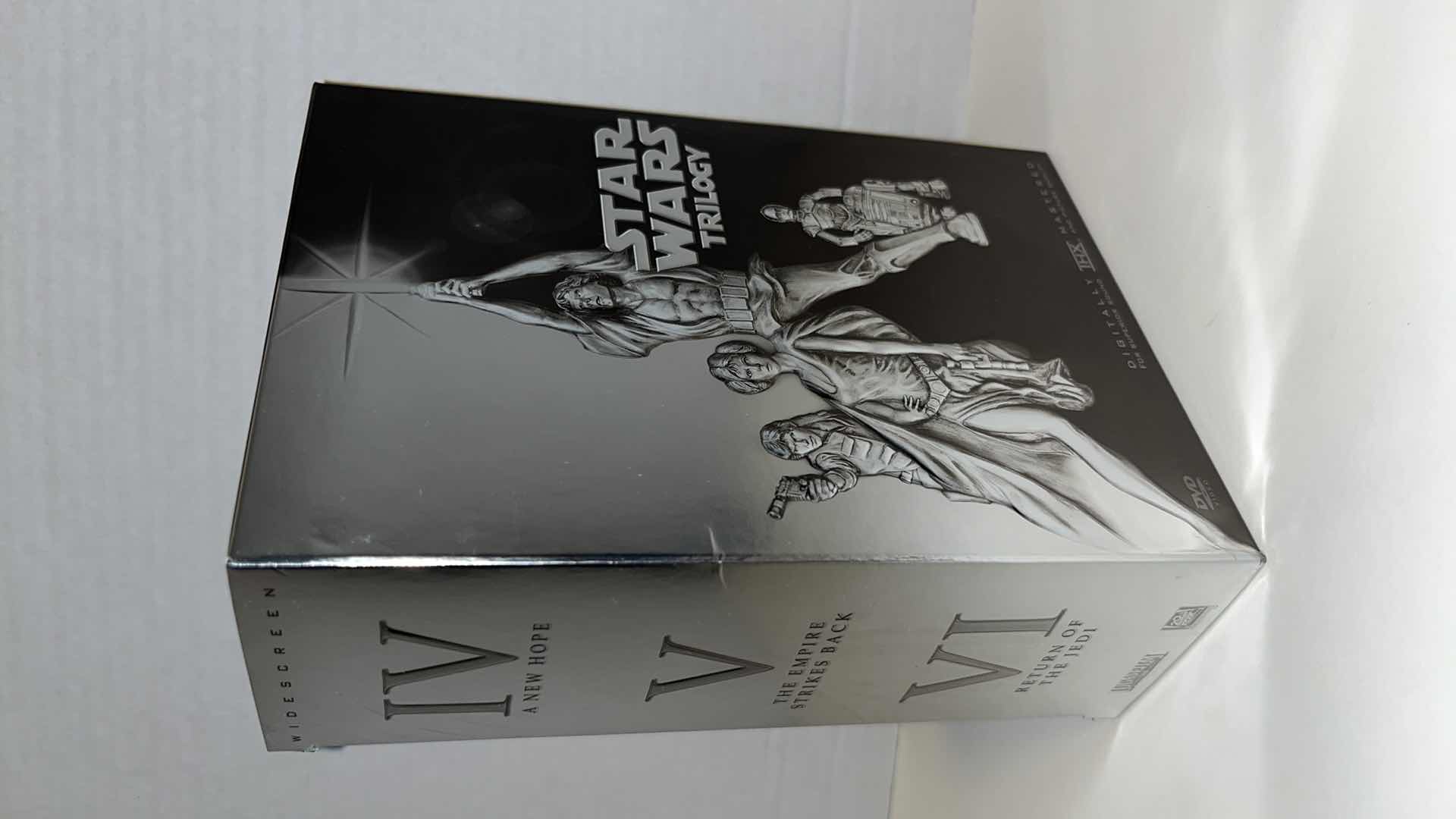 Photo 4 of STAR WARS TRILOGY DVD BOX SET, WIDESCREEN