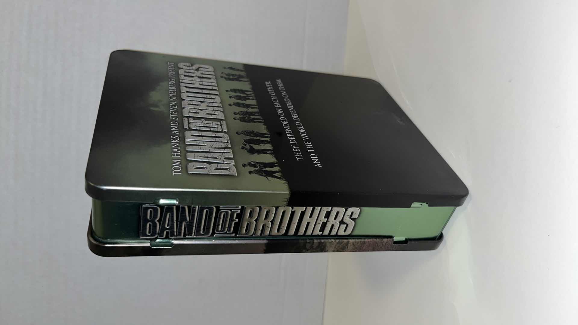 Photo 3 of BAND OF BROTHERS, COMPLETE HBO SERIES 6 DISC DVD BOX SET IN COLLECTIBLE TIN BOX , 2001