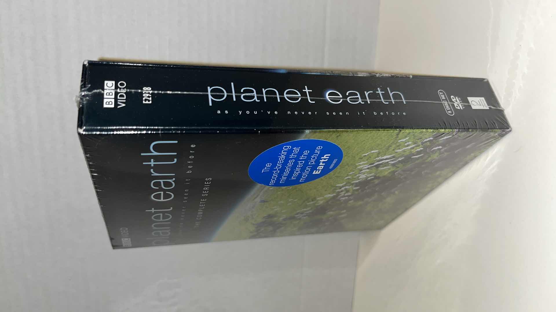 Photo 2 of NEW BBC VIDEO PLANET EARTH, THE COMPLETE SERIES 5 DISC DVD SET