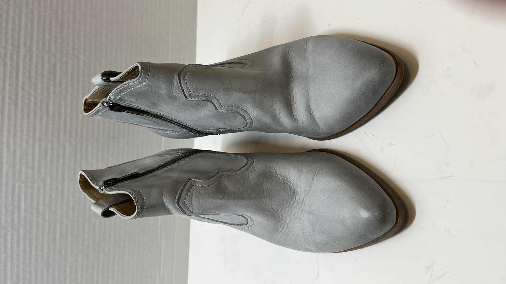 Photo 4 of FRYE REINA ANKLE BOOTIES, LIGHT GREY (WOMENS SIZE 9)