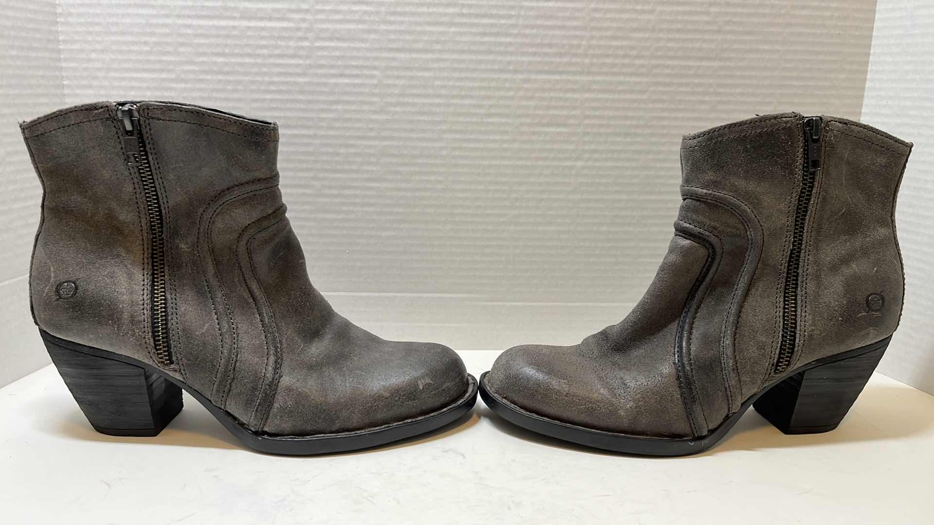 Photo 3 of BORN ABBY ZIP UP ANKLE BOOT, GREY DISTRESSED (WOMENS SIZE 9)