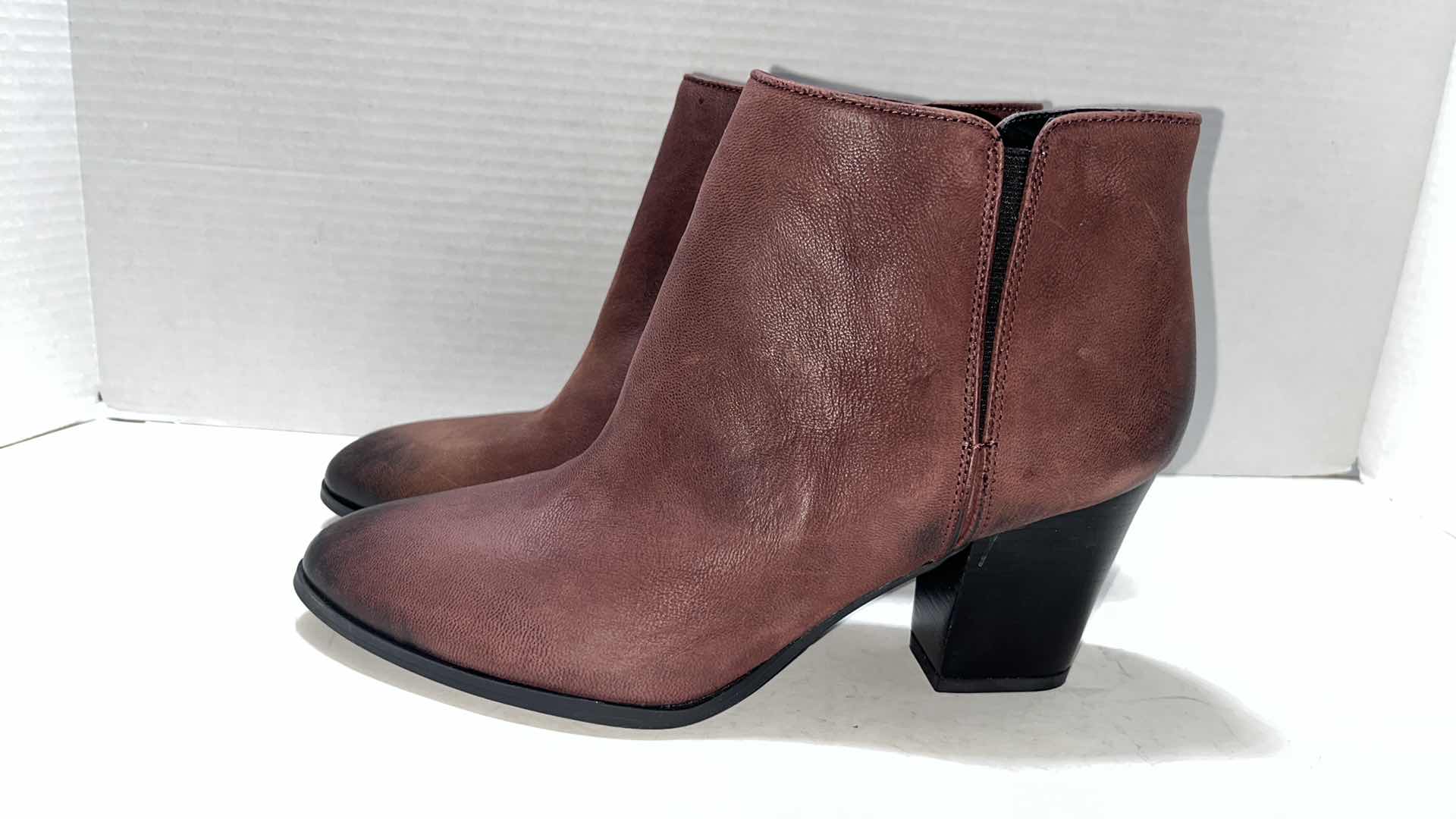 Photo 1 of FRANCO SARTO THE ARTISTS COLLECTION AGENDA ANKLE BOOTIE, WINE (WOMENS SIZE 9)