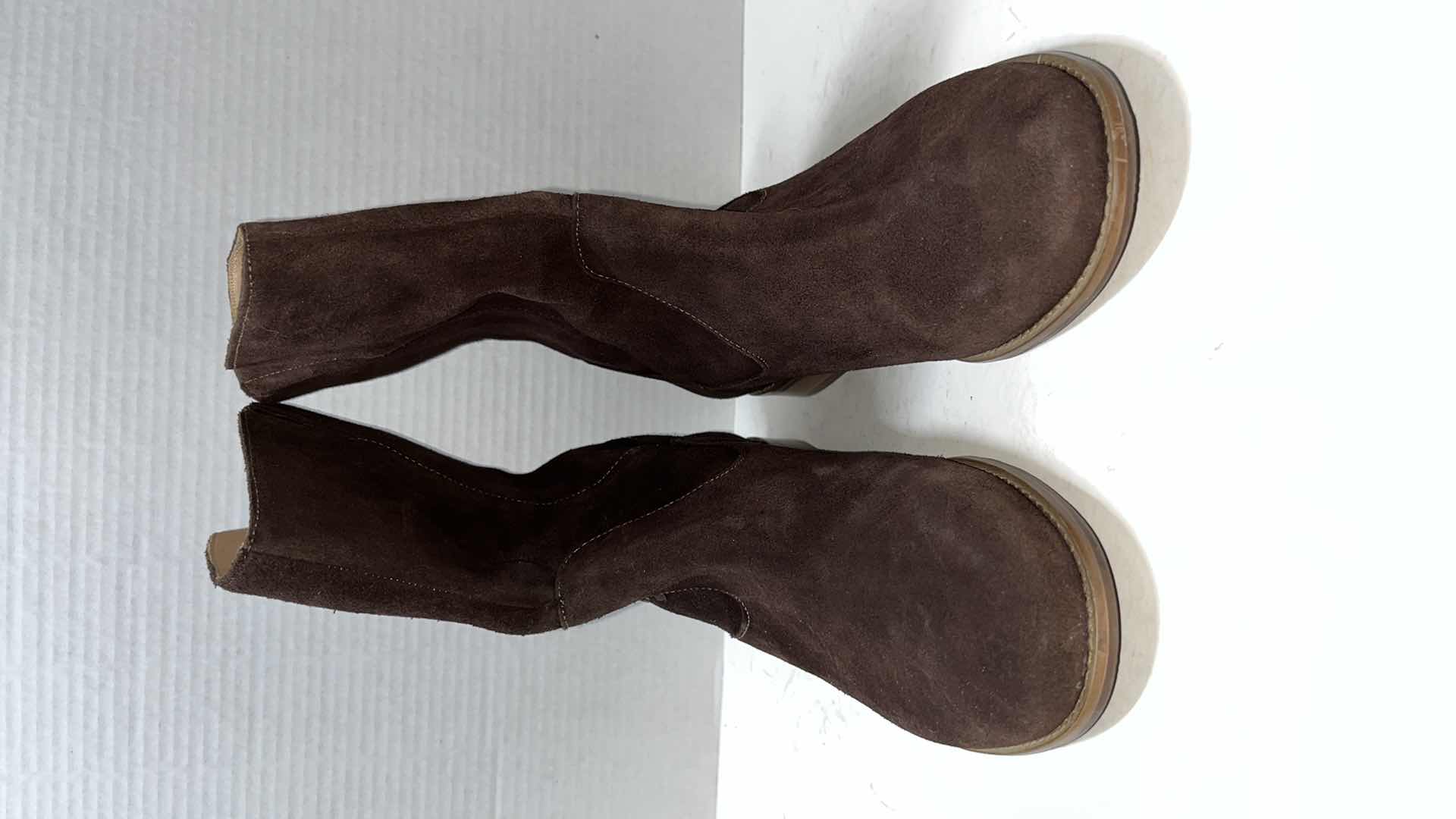 Photo 5 of JACK ROGERS KAITLIN BROWN SUEDE STITCHED BOOTS (WOMENS SIZE 9)