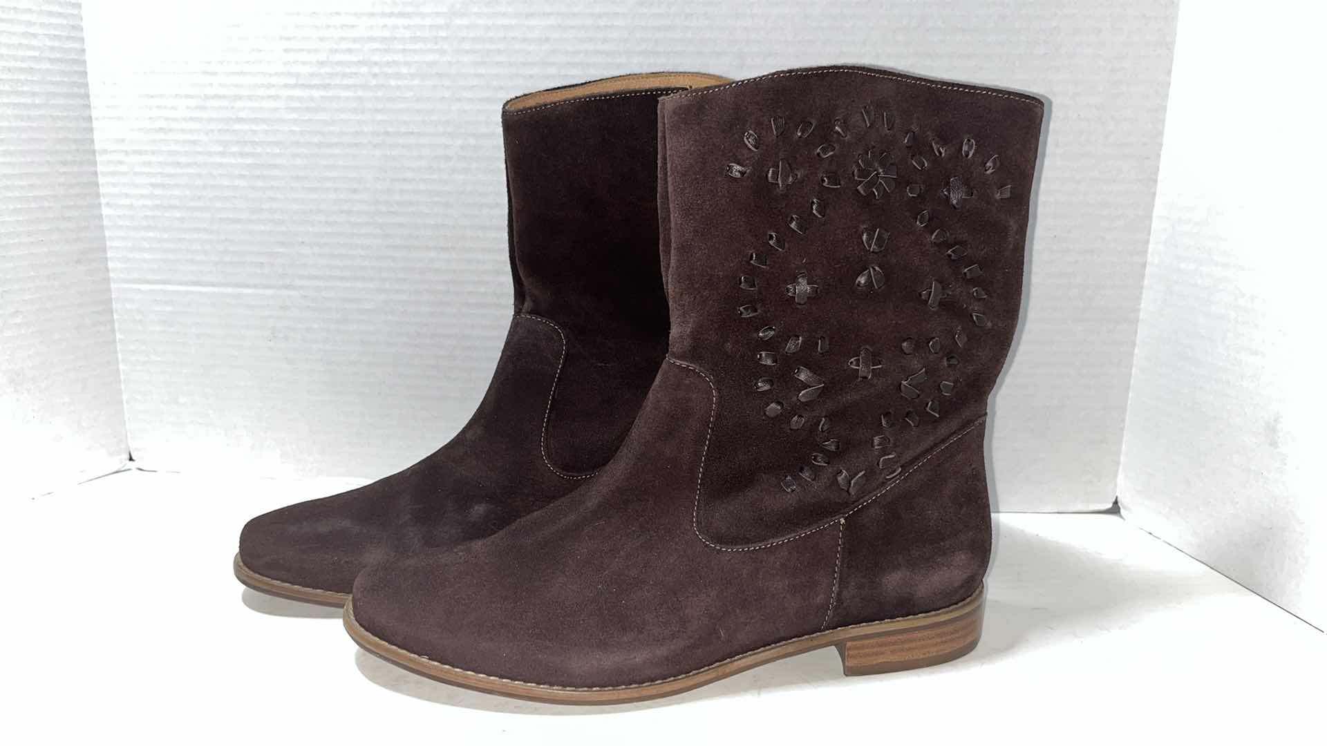 Photo 1 of JACK ROGERS KAITLIN BROWN SUEDE STITCHED BOOTS (WOMENS SIZE 9)
