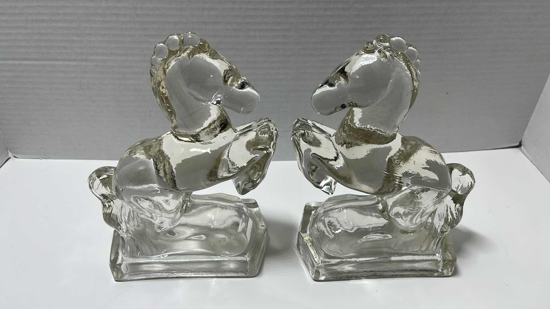 Photo 5 of VINTAGE MIDCENTURY L.E. SMITH HEAVY GLASS HORSE BOOKENDS (2)