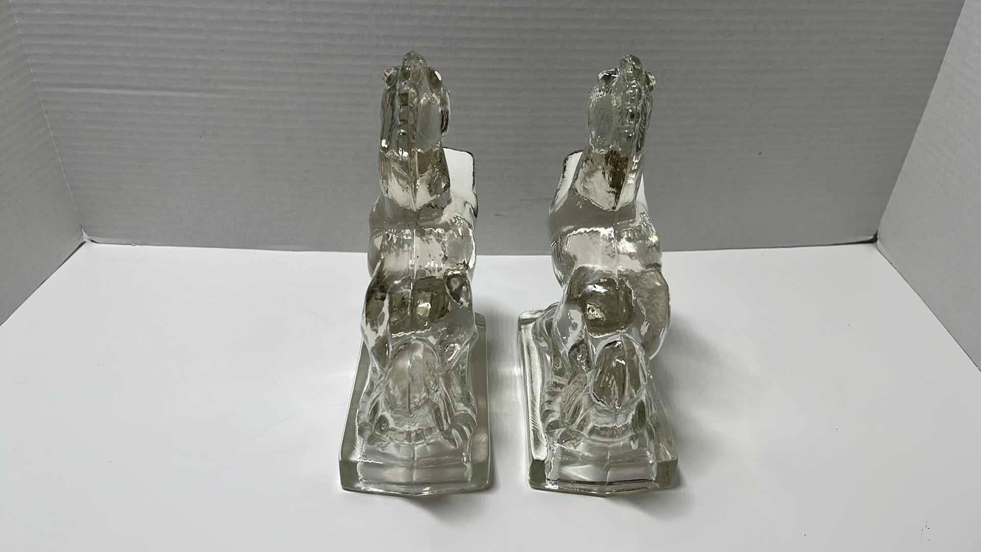Photo 6 of VINTAGE MIDCENTURY L.E. SMITH HEAVY GLASS HORSE BOOKENDS (2)