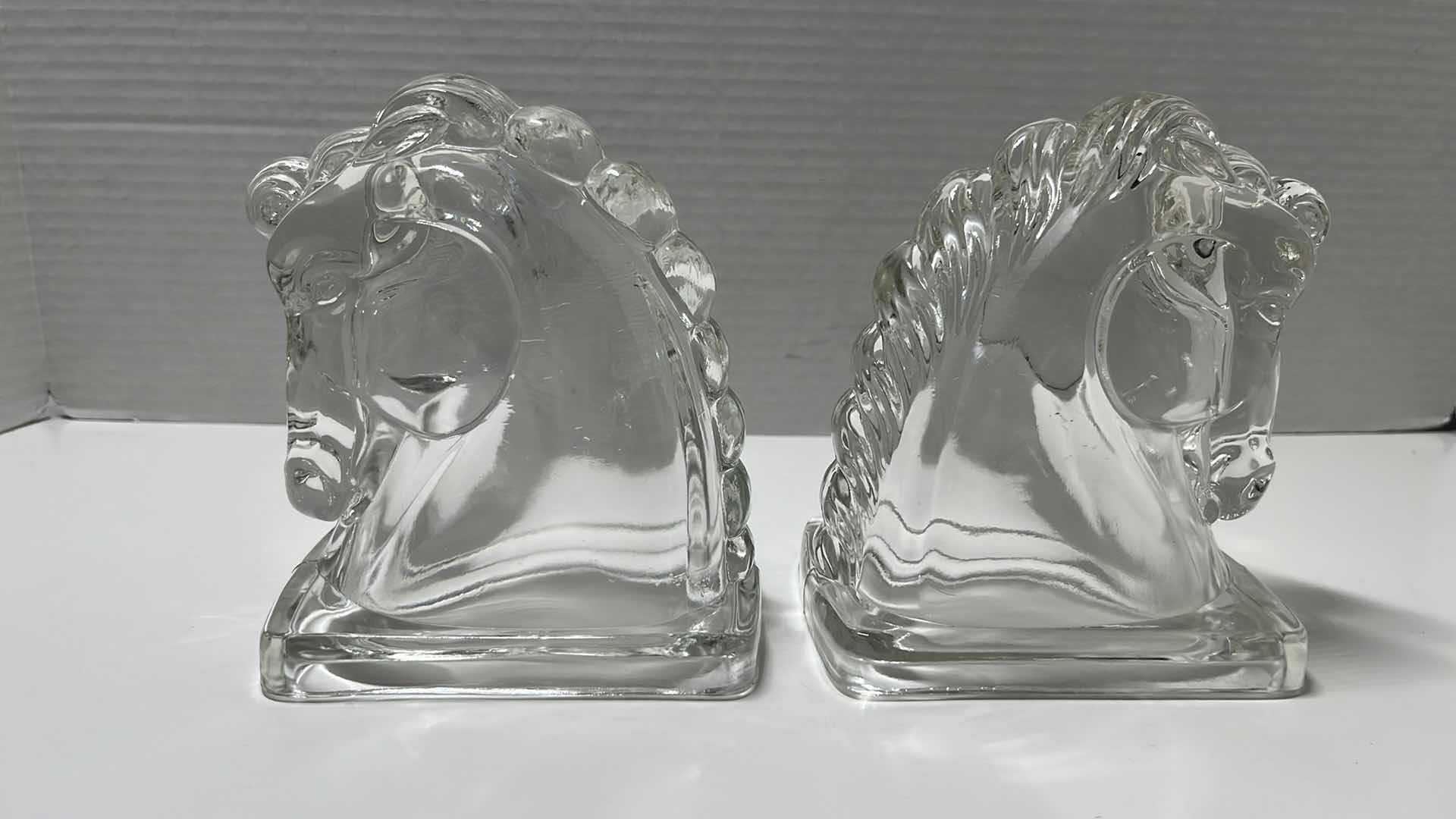 Photo 5 of VINTAGE MIDCENTURY CLEAR GLASS HORSE HEAD BOOKENDS, 3.25” X 4.75” H5.5” (2)