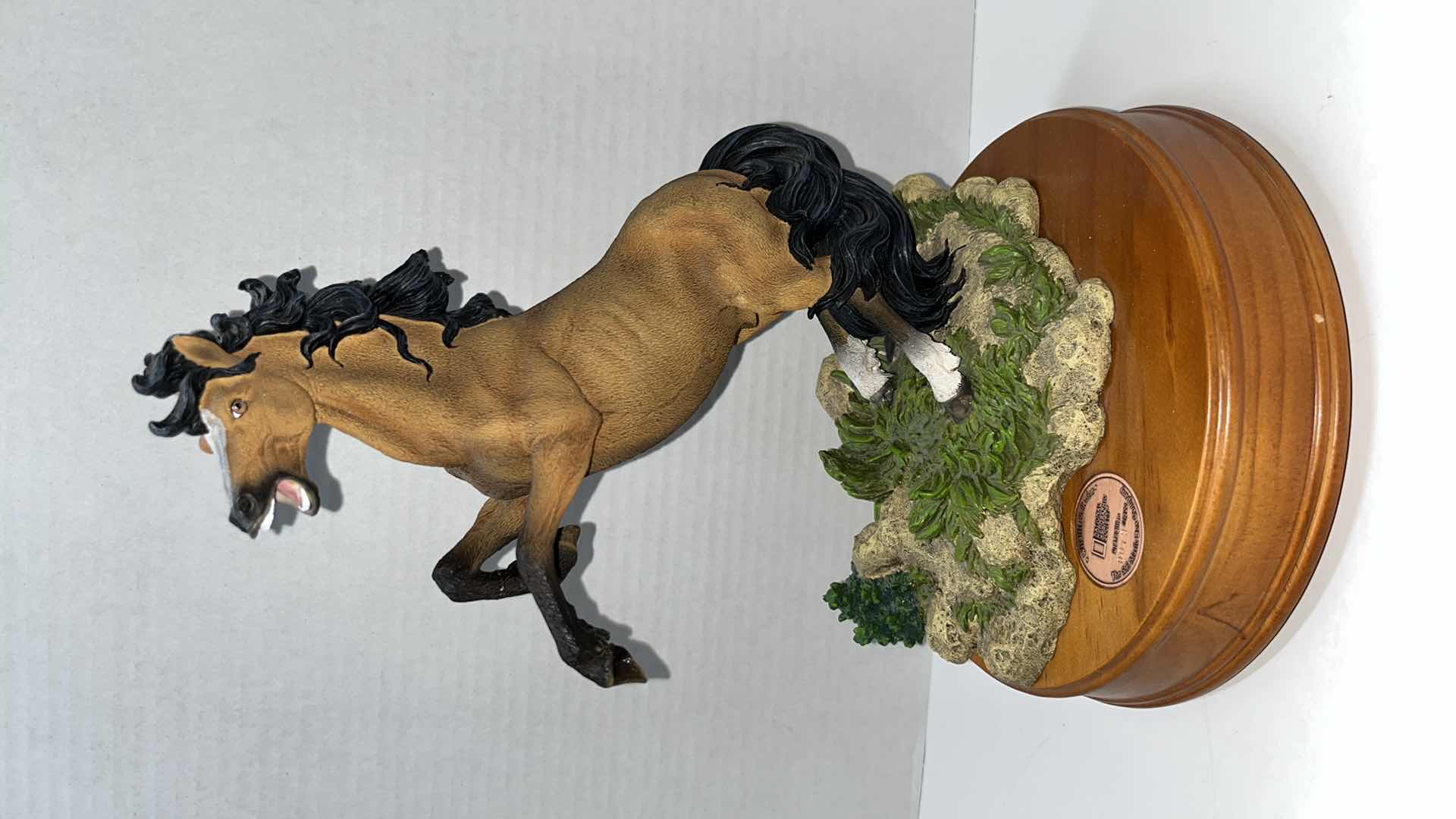 Photo 1 of THE SAN FRANCISCO MUSIC BOX & GIFT CO NATIONAL GEOGRAPHIC SOCIETY WILDLIFE COLLECTION LIMITED EDITION HORSE STATUE & MUSIC BOX “CLAIR DE LUNE”, #13 OF 7,500