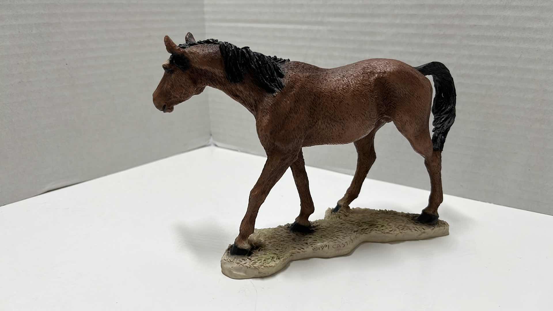 Photo 3 of CASTAGNA HORSE FIGURINE, 1988 MADE IN ITALY 2” X 7” H5” & STONE CRITTERS HORSE SORREL SC-410 FIGURINE (2)