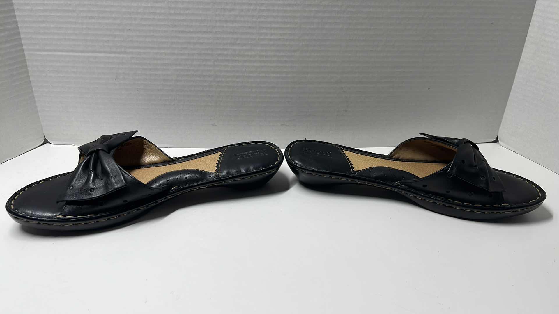 Photo 4 of BORN BOW TIE SLIDE SANDAL, BLACK (WOMENS SIZE 9)