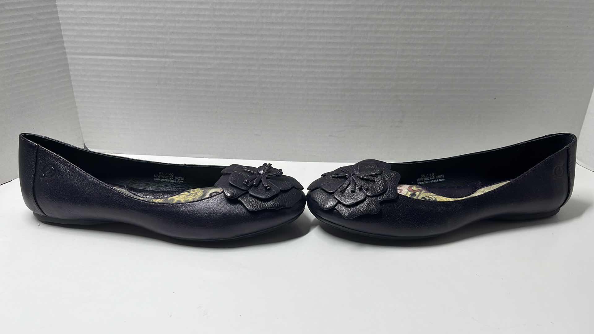 Photo 3 of BORN FLOWER BALLET FLAT SHOES, DARK PURPLE (WOMENS SIZE 8.5)