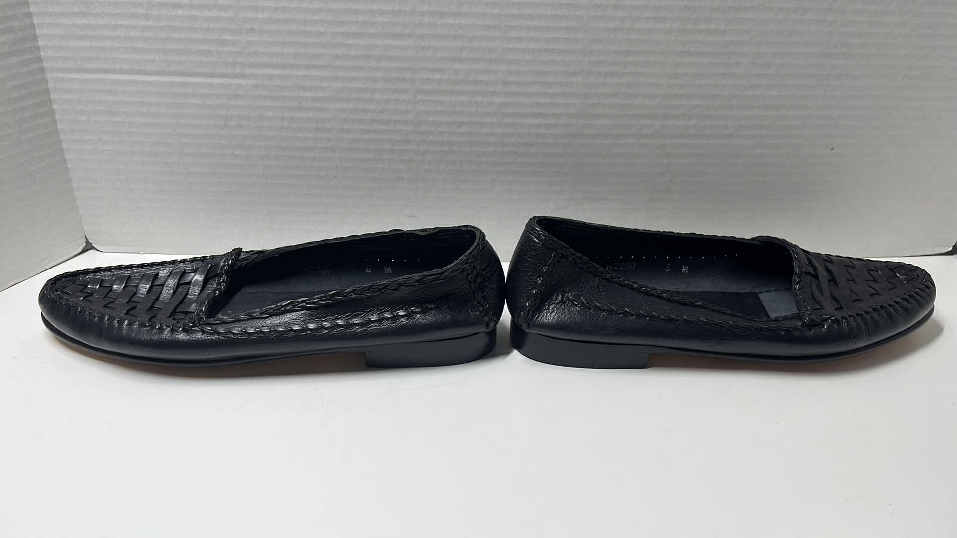 Photo 4 of VINTAGE COLE HAAN LEATHER LOAFERS, BLACK (WOMEN SIZE 8)