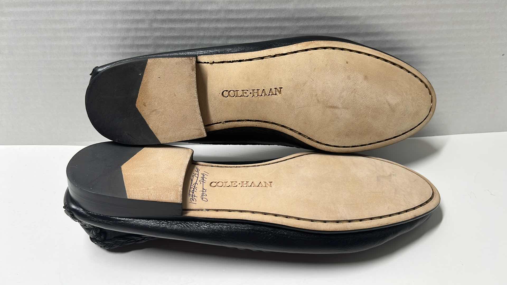 Photo 7 of VINTAGE COLE HAAN LEATHER LOAFERS, BLACK (WOMEN SIZE 8)