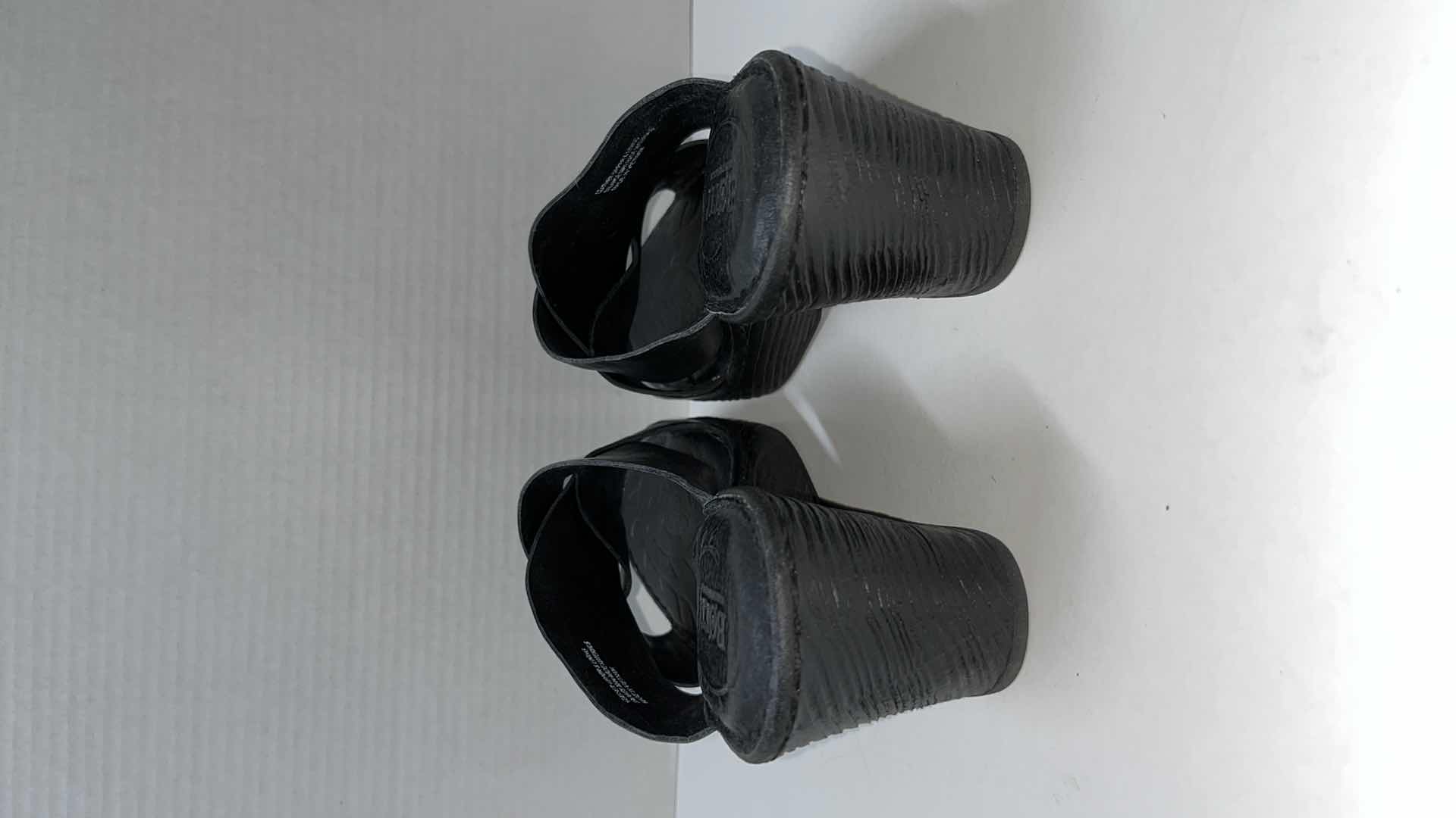 Photo 5 of BORN CONEY SLIDE SANDALS, BLACK (WOMENS SIZE 9)