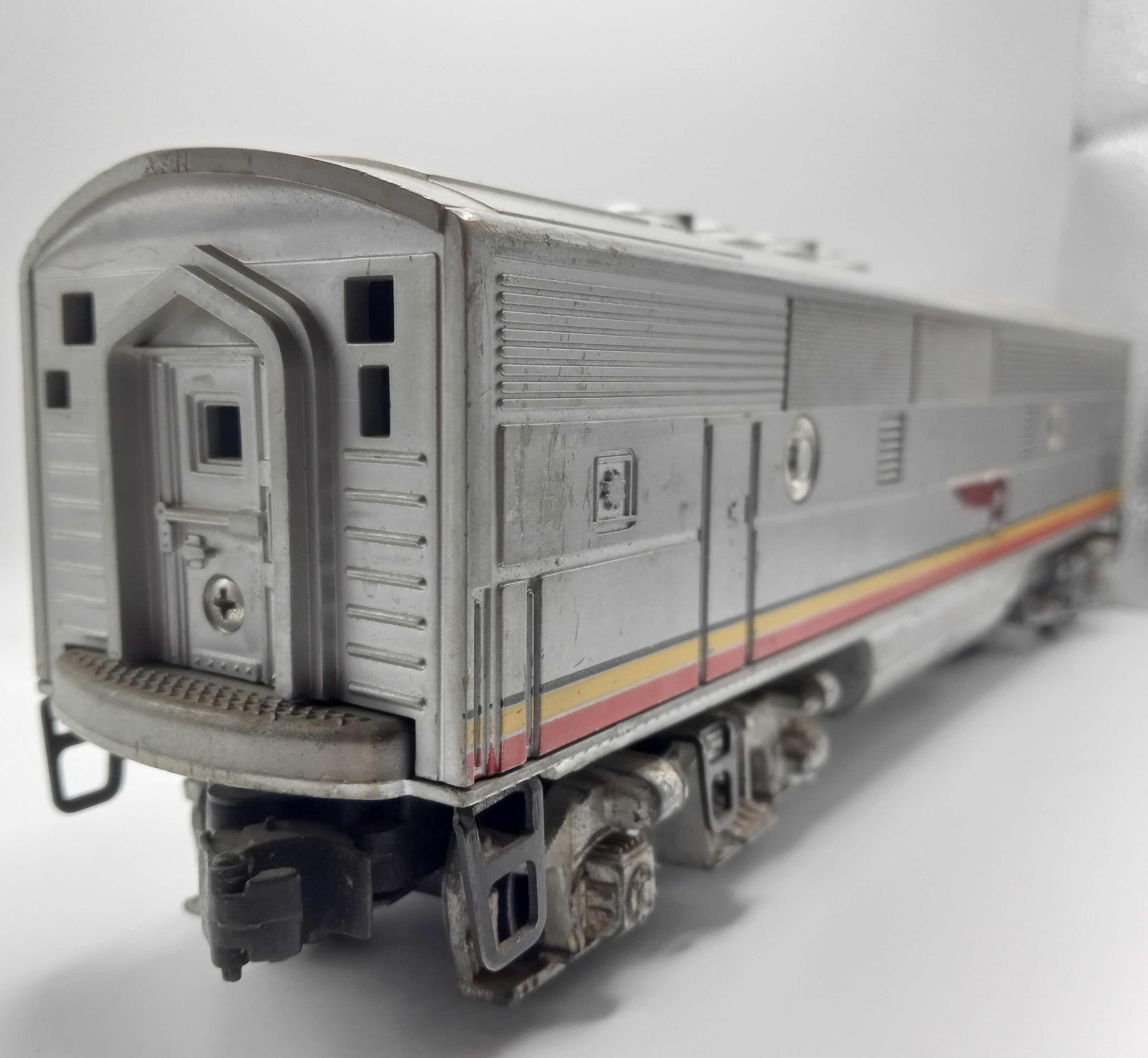 Photo 2 of LIONEL TRAINS SANTA FE F3B DIESEL ENGINE 2234B