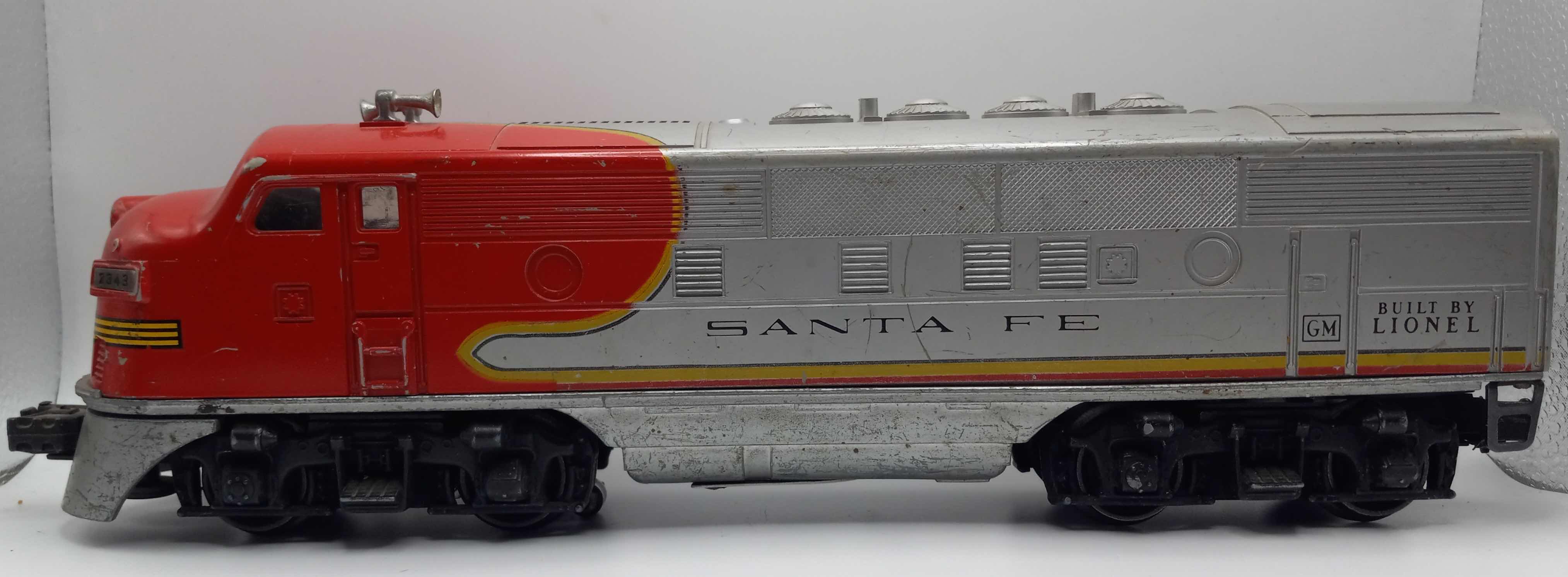 Photo 4 of LIONEL TRAINS SANTA FE F-3 DIESEL LOCOMOTIVE 2243