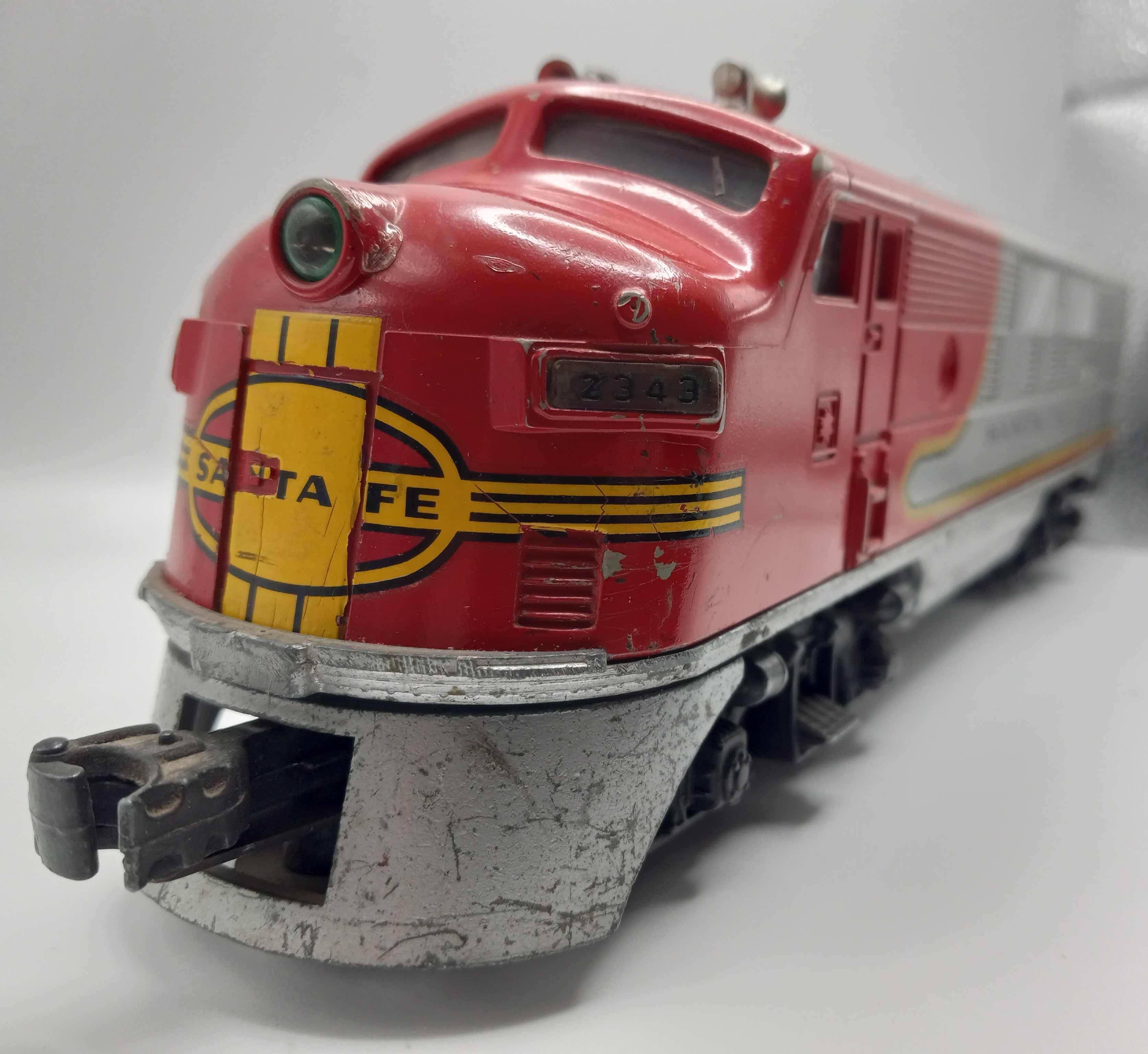 Photo 3 of LIONEL TRAINS SANTA FE F-3 DIESEL LOCOMOTIVE 2243