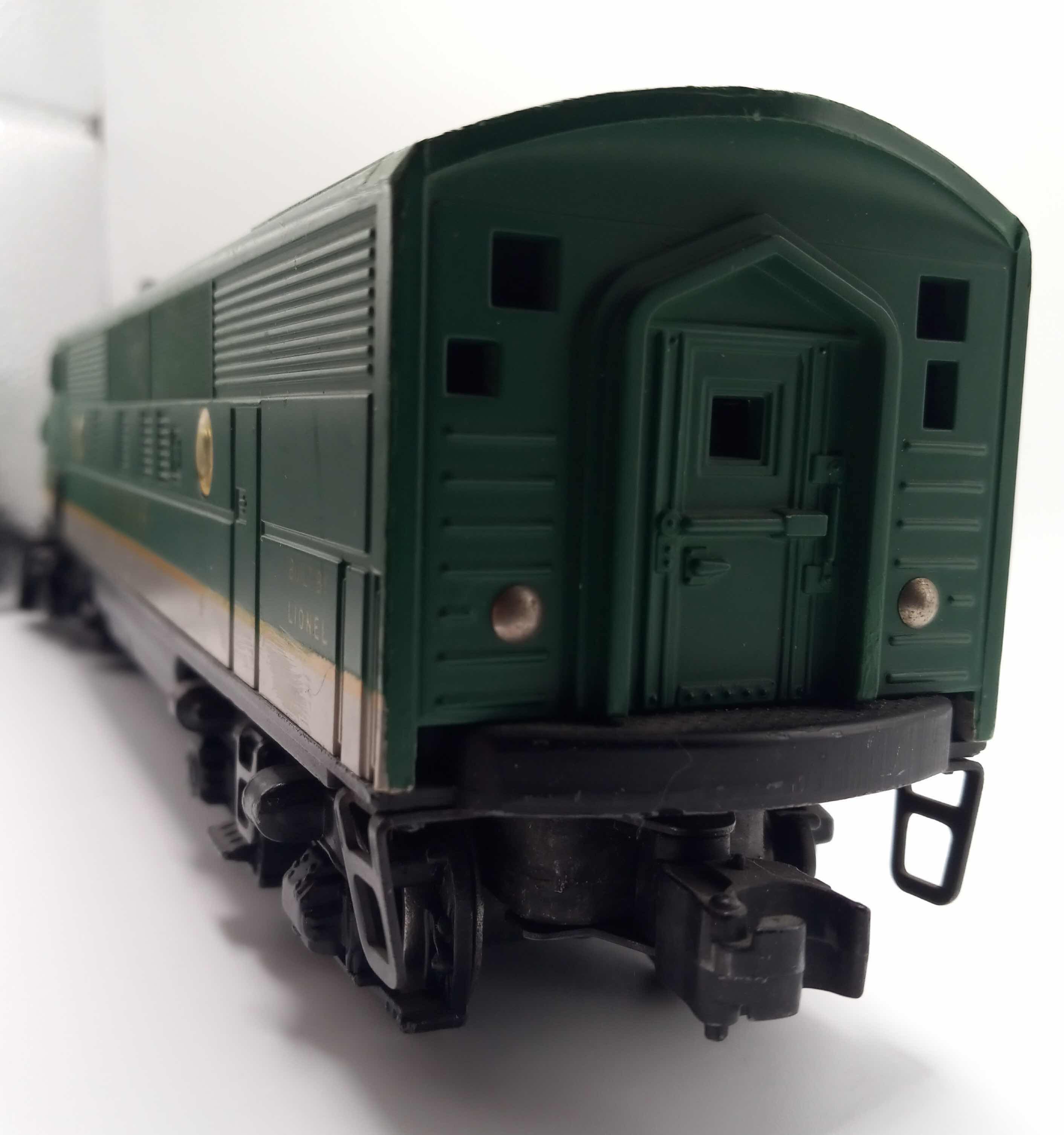 Photo 6 of LIONEL TRAINS SOUTHERN RAILWAY DIESEL LOCOMOTIVE 2356