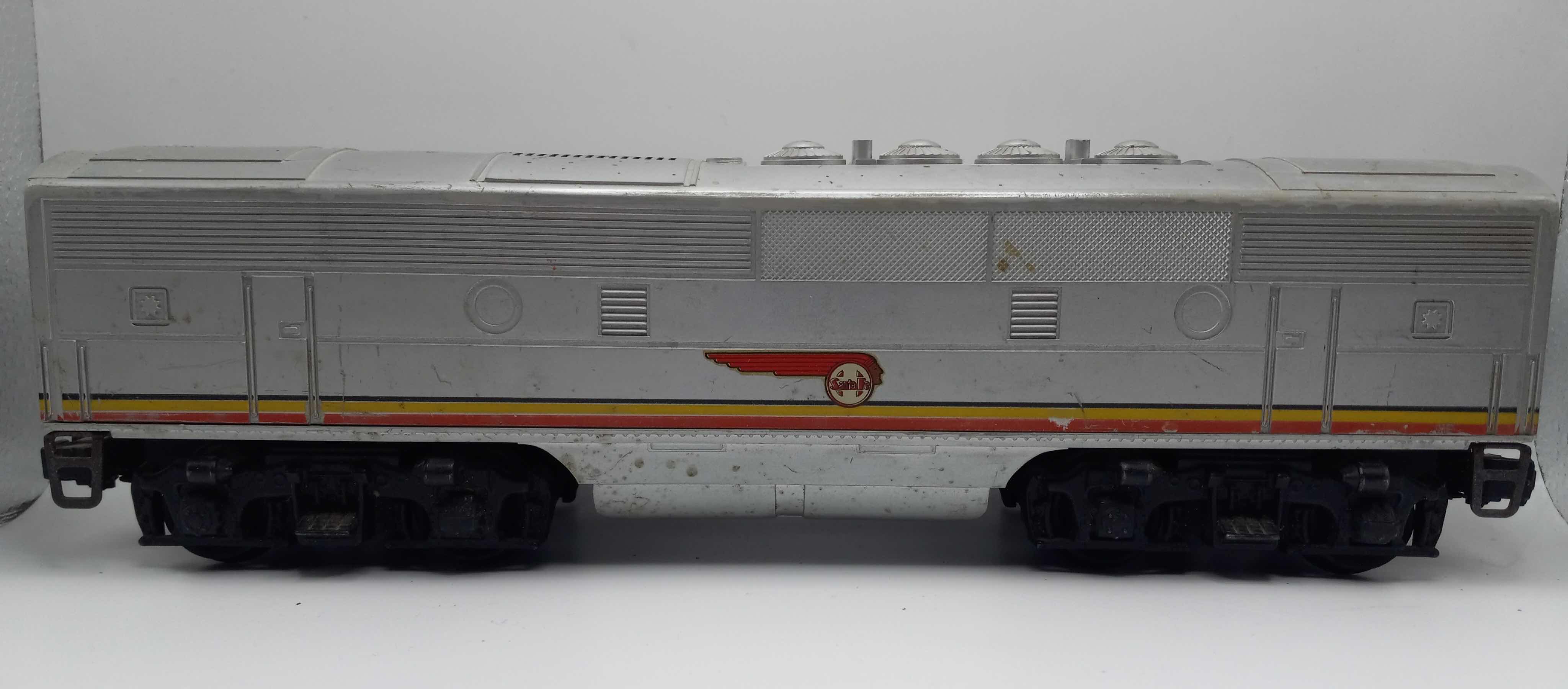 Photo 1 of LIONEL TRAINS SANTA FE F3 DIESEL ENGINE 2243C