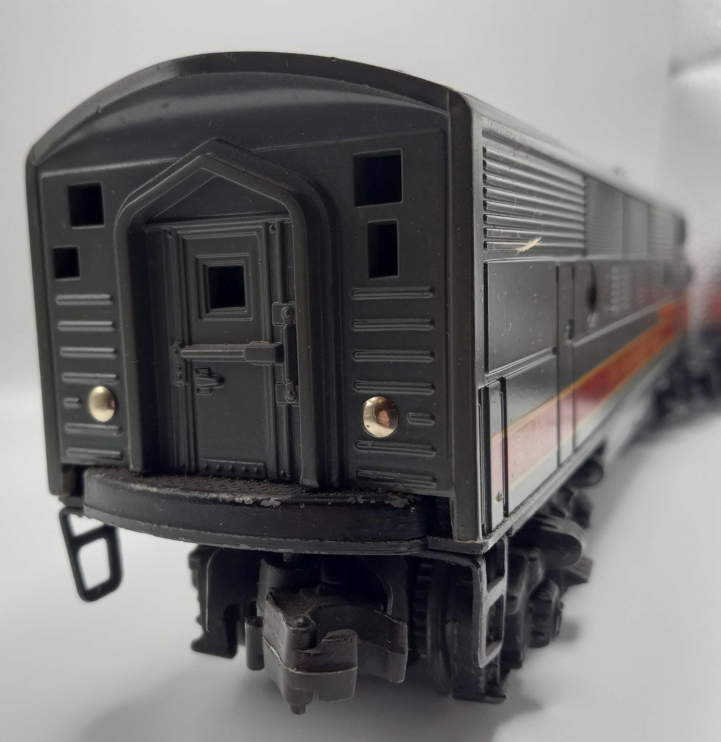 Photo 6 of LIONEL TRAINS MILWAUKEE ROAD F-3 DIESEL LOCOMOTIVE 2378A