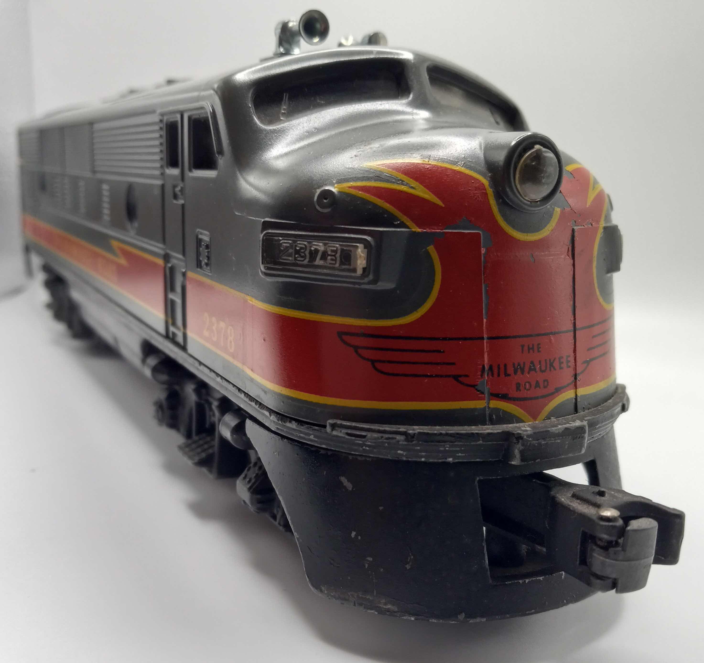 Photo 2 of LIONEL TRAINS MILWAUKEE ROAD F-3 DIESEL LOCOMOTIVE 2378A