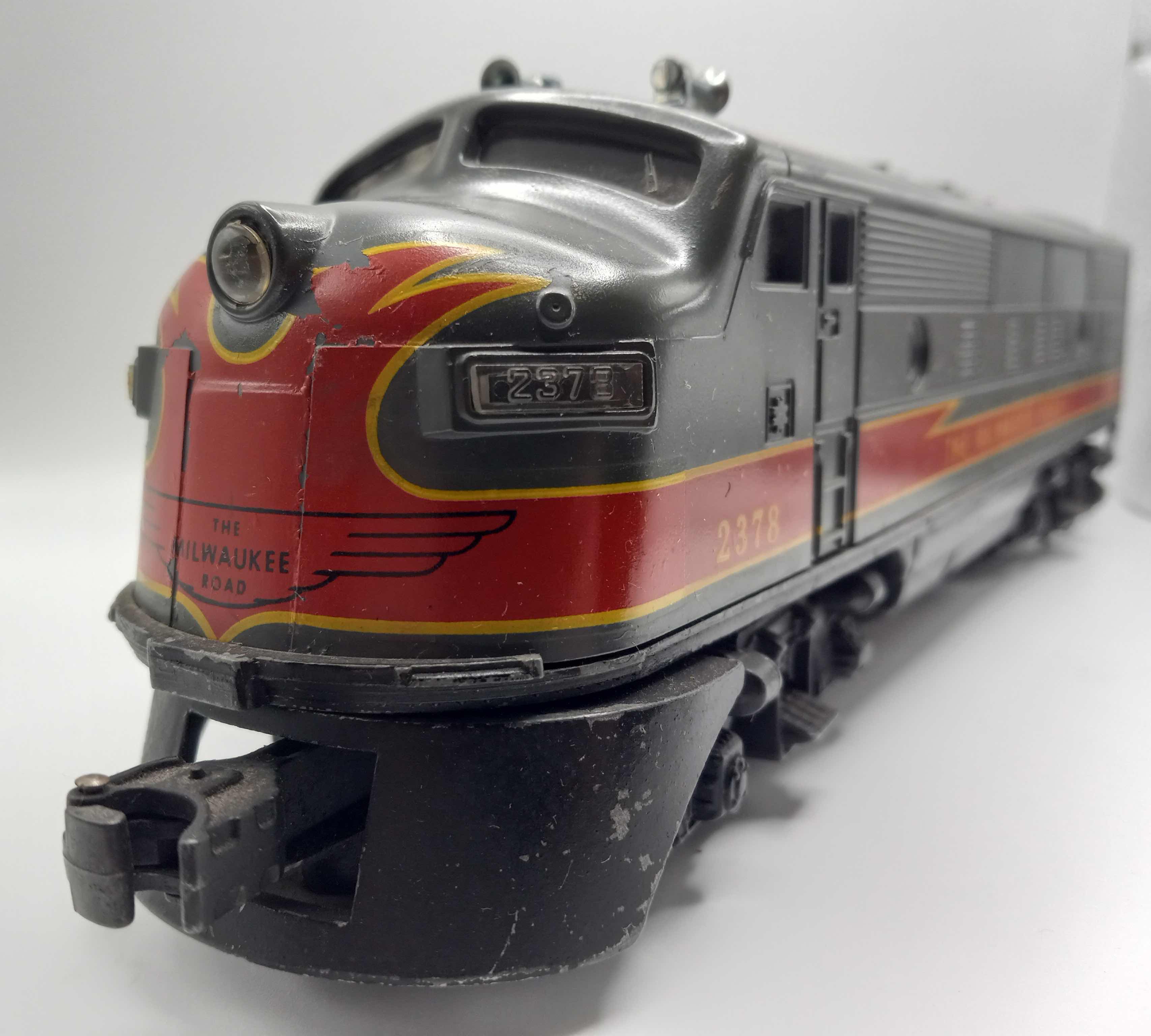 Photo 3 of LIONEL TRAINS MILWAUKEE ROAD F-3 DIESEL LOCOMOTIVE 2378A