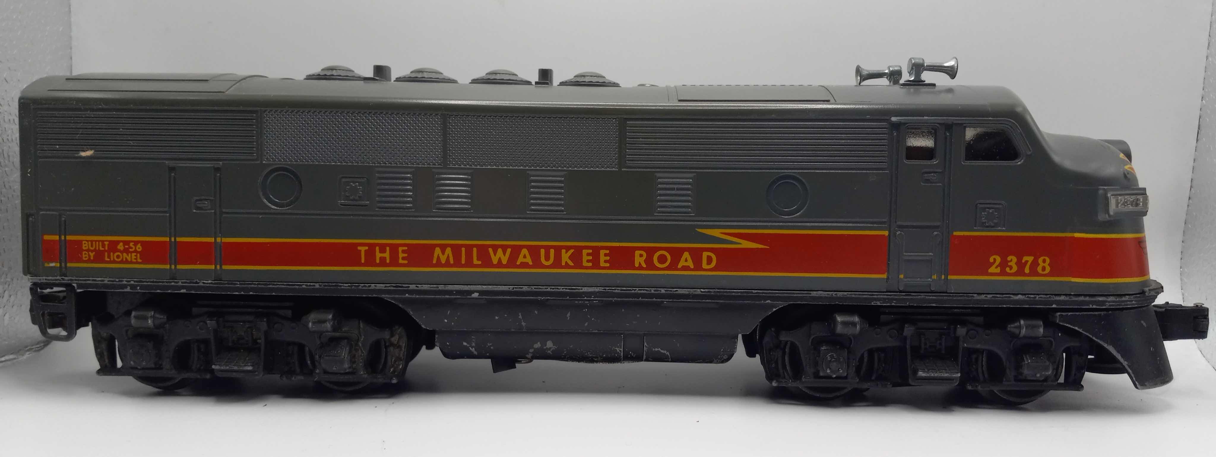 Photo 4 of LIONEL TRAINS MILWAUKEE ROAD F-3 DIESEL LOCOMOTIVE 2378A