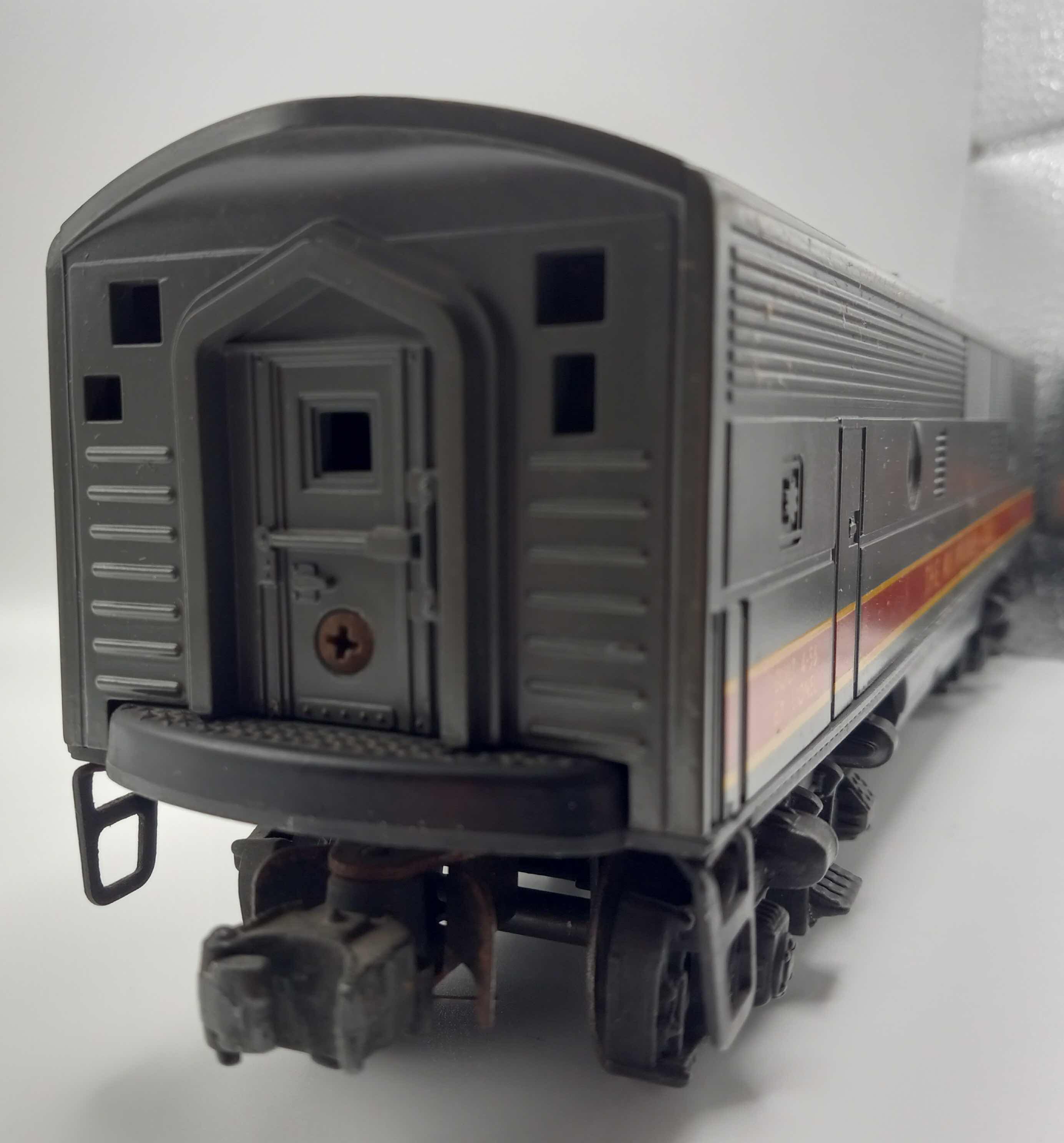 Photo 2 of LIONEL TRAINS MILWAUKEE ROAD F-3 DIESEL 2378B