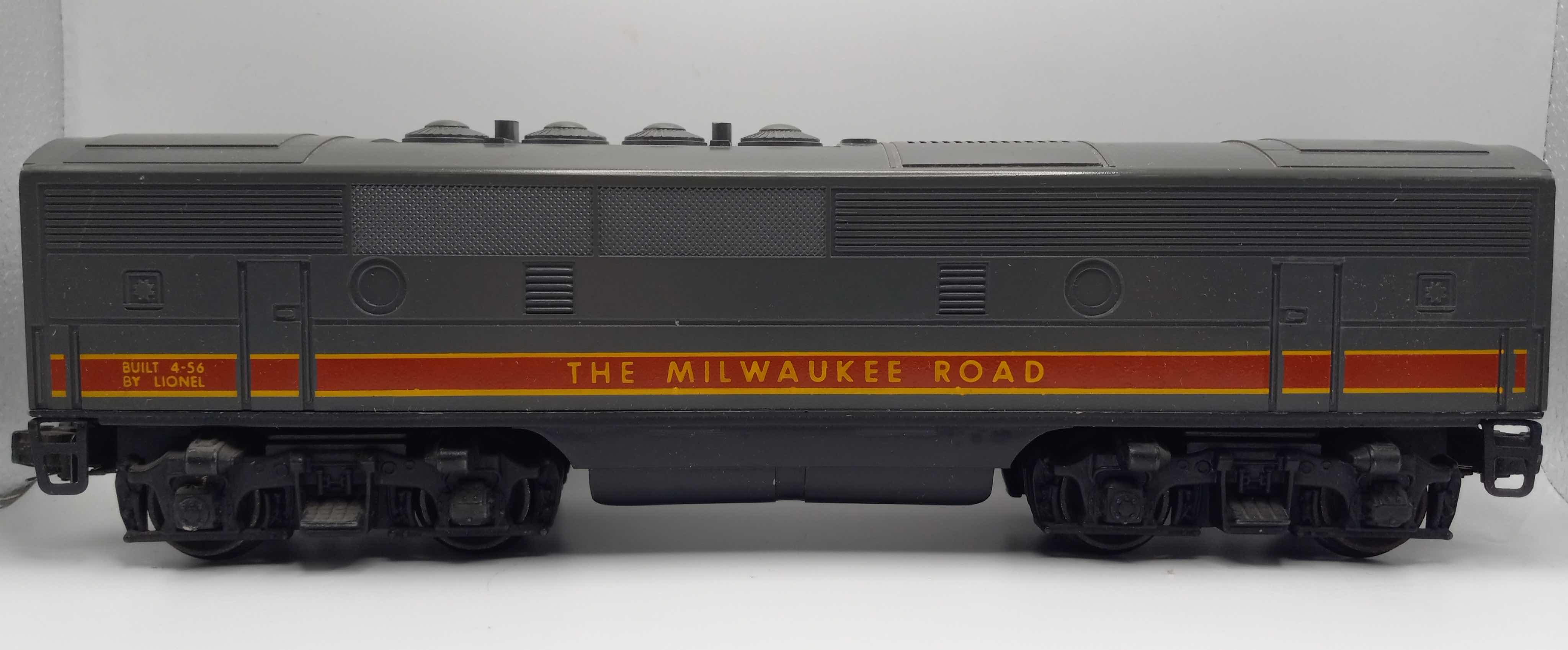 Photo 4 of LIONEL TRAINS MILWAUKEE ROAD F-3 DIESEL 2378B