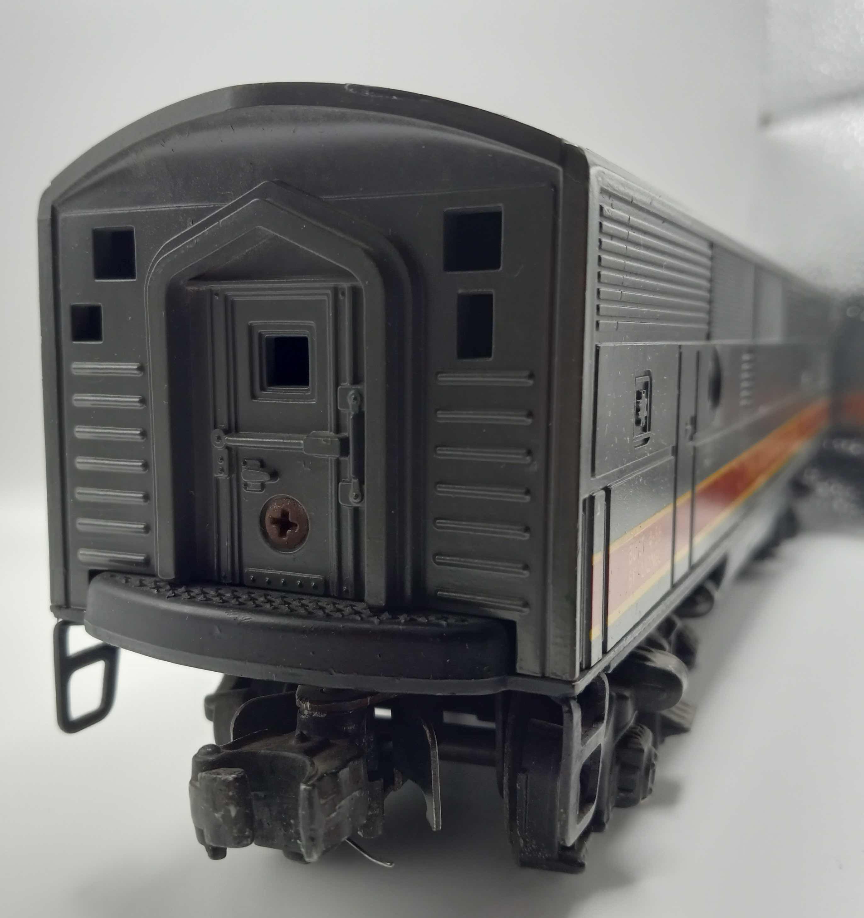 Photo 5 of LIONEL TRAINS MILWAUKEE ROAD F-3 DIESEL 2378B