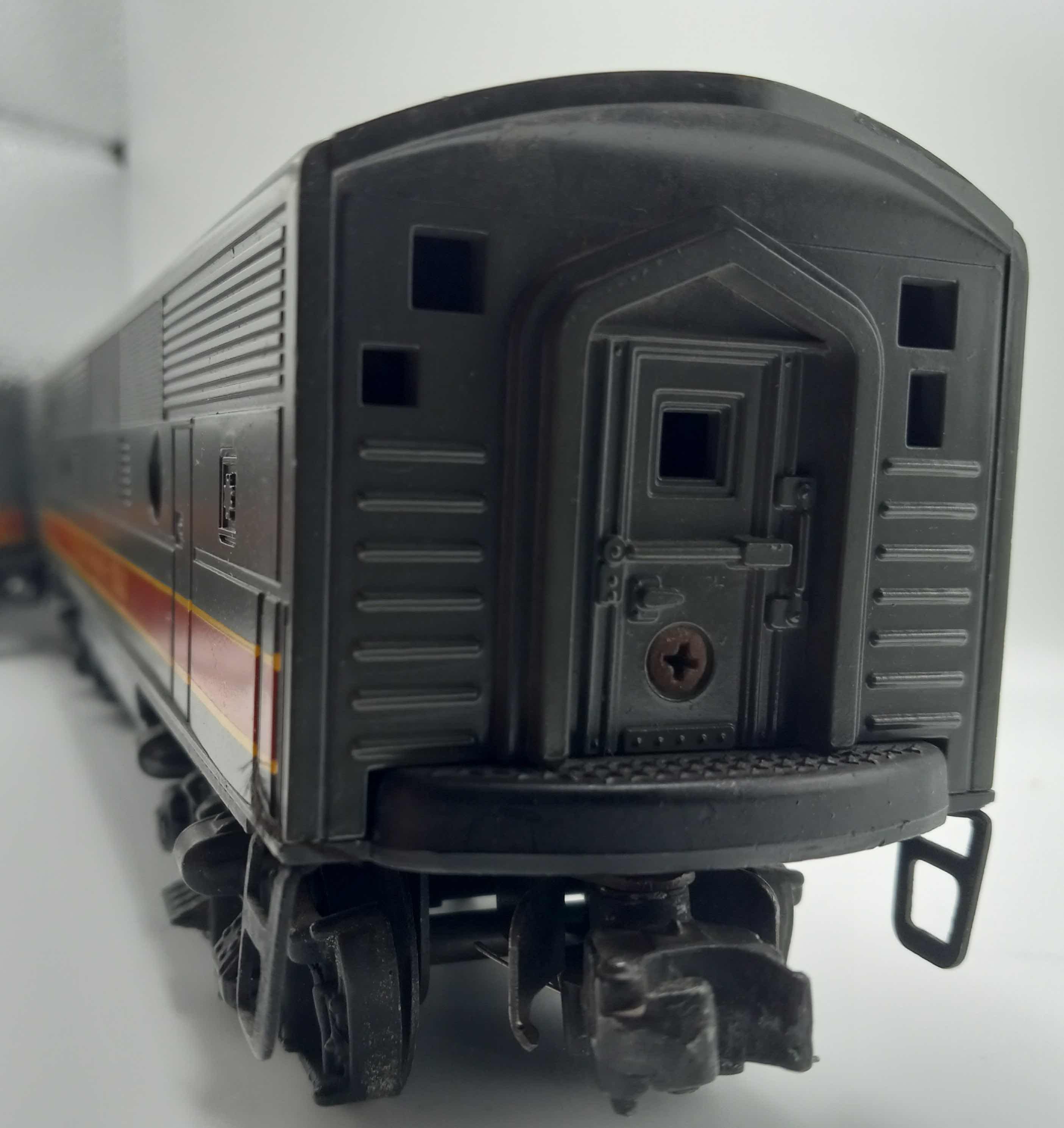 Photo 6 of LIONEL TRAINS MILWAUKEE ROAD F-3 DIESEL 2378B