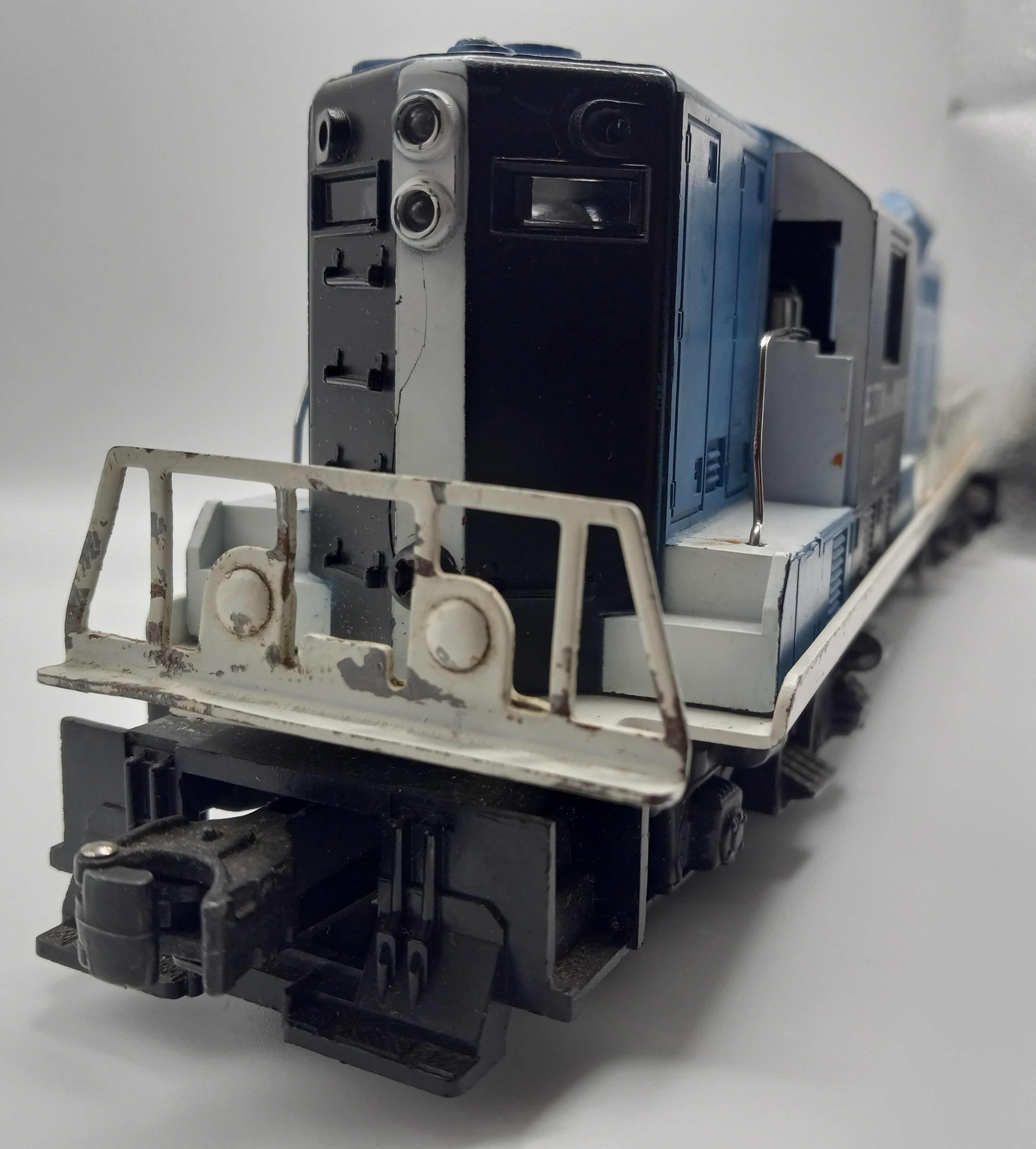 Photo 3 of LIONEL TRAINS BOSTON & MAINE GP-9 DIESEL LOCOMOTIVE 2346