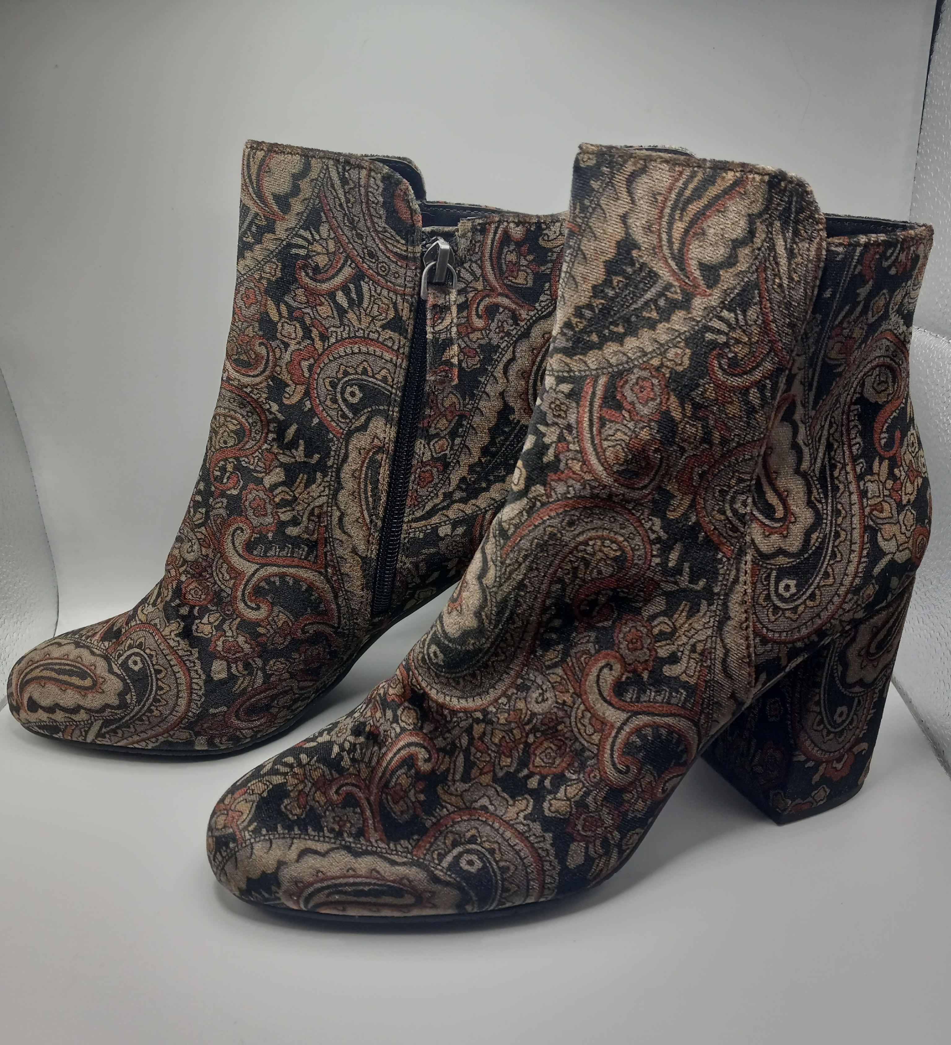 Photo 1 of BP KOLO PAISLEY VELVET FLATED BLOCK HEAL ANKLE BOOTS BOOTIES WOMEN’S SIZE 8.5