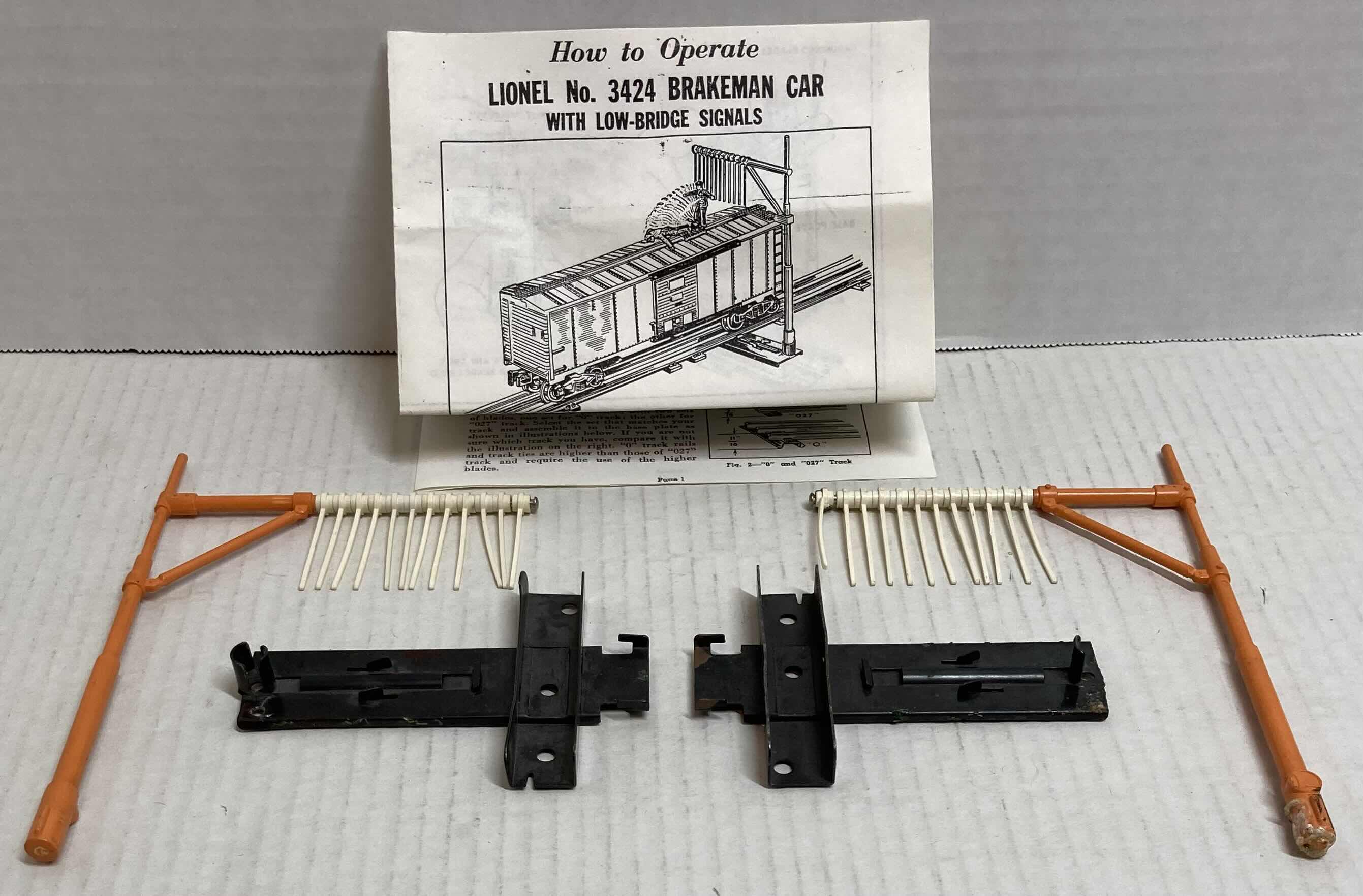 Photo 1 of LIONEL TRAINS 3434-100 LOW BRIGE SIGNEL SET O & O27 GUAGE