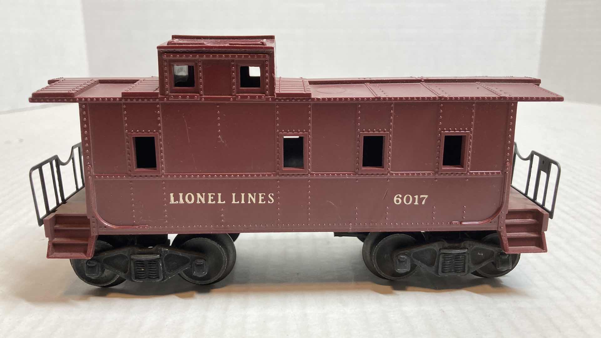 Photo 1 of LIONEL TRAINS 6017 CABOOSE HALLMARK TRAIN CAR 1951-1962