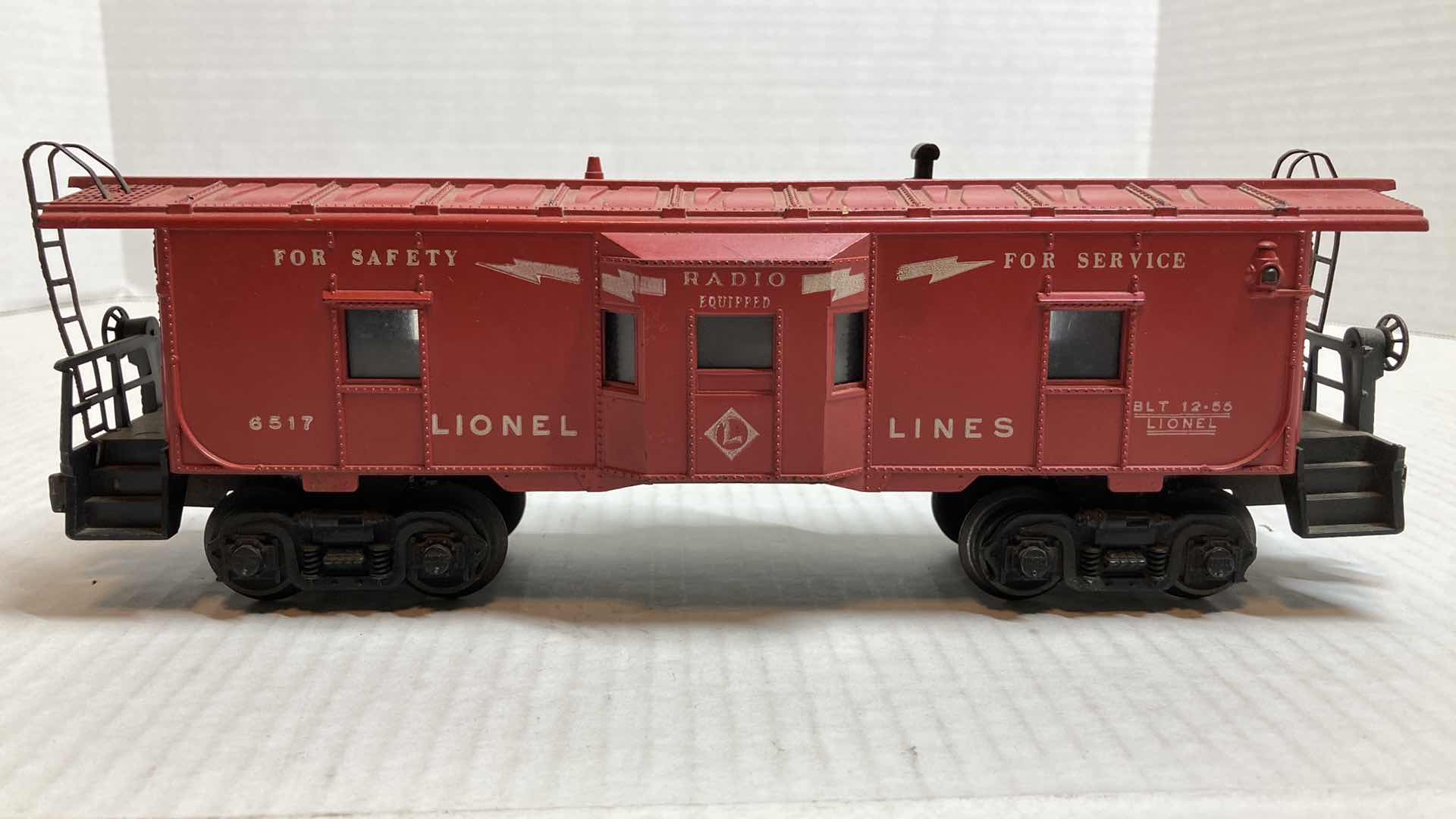 Photo 1 of $80.   LIONEL TRAINS 6517 RADIO EQUIPPED BAY WINDOW CABOOSE 1955-1959