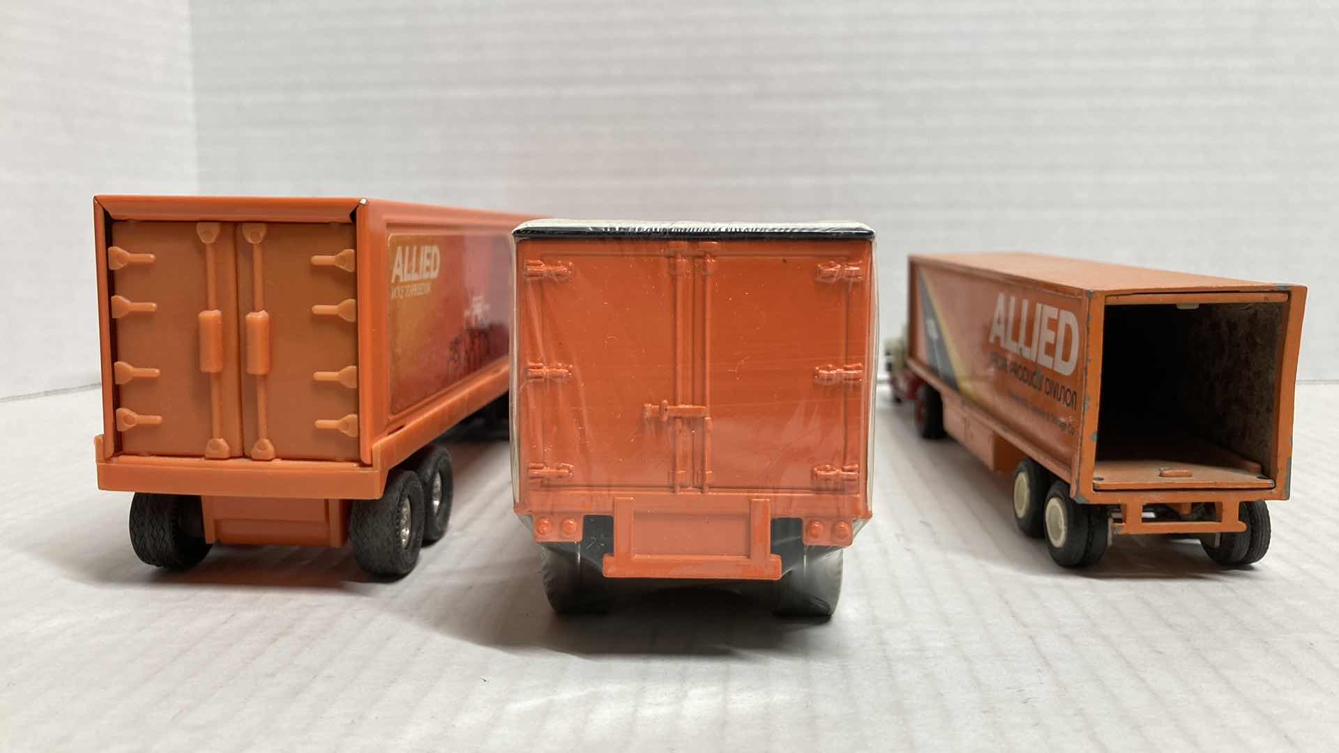 Photo 4 of ERTL ALLIED MOVE TO FREEDOM & ALLIED VAN LINES NATION WIDE MOVING SEMI-TRUCKS W WINROSS  ALLIED SPECIAL PRODUCTS DIV. SEMI-TRUCK TOY MODELS