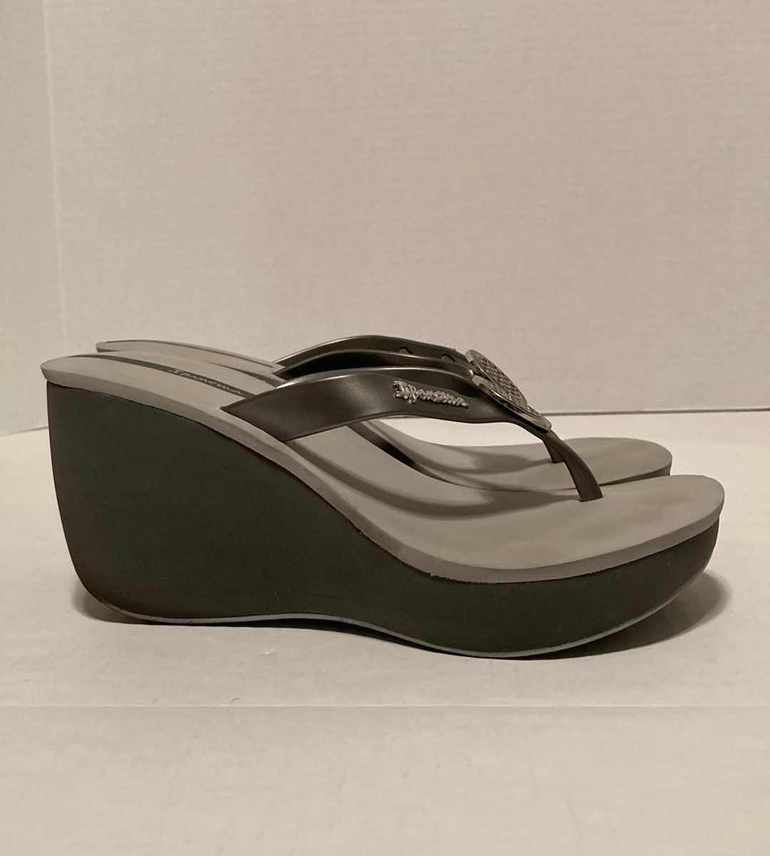 Photo 4 of IPANEMA GREY BOOSA WEDGE SANDALS WOMEN’S SIZE 9